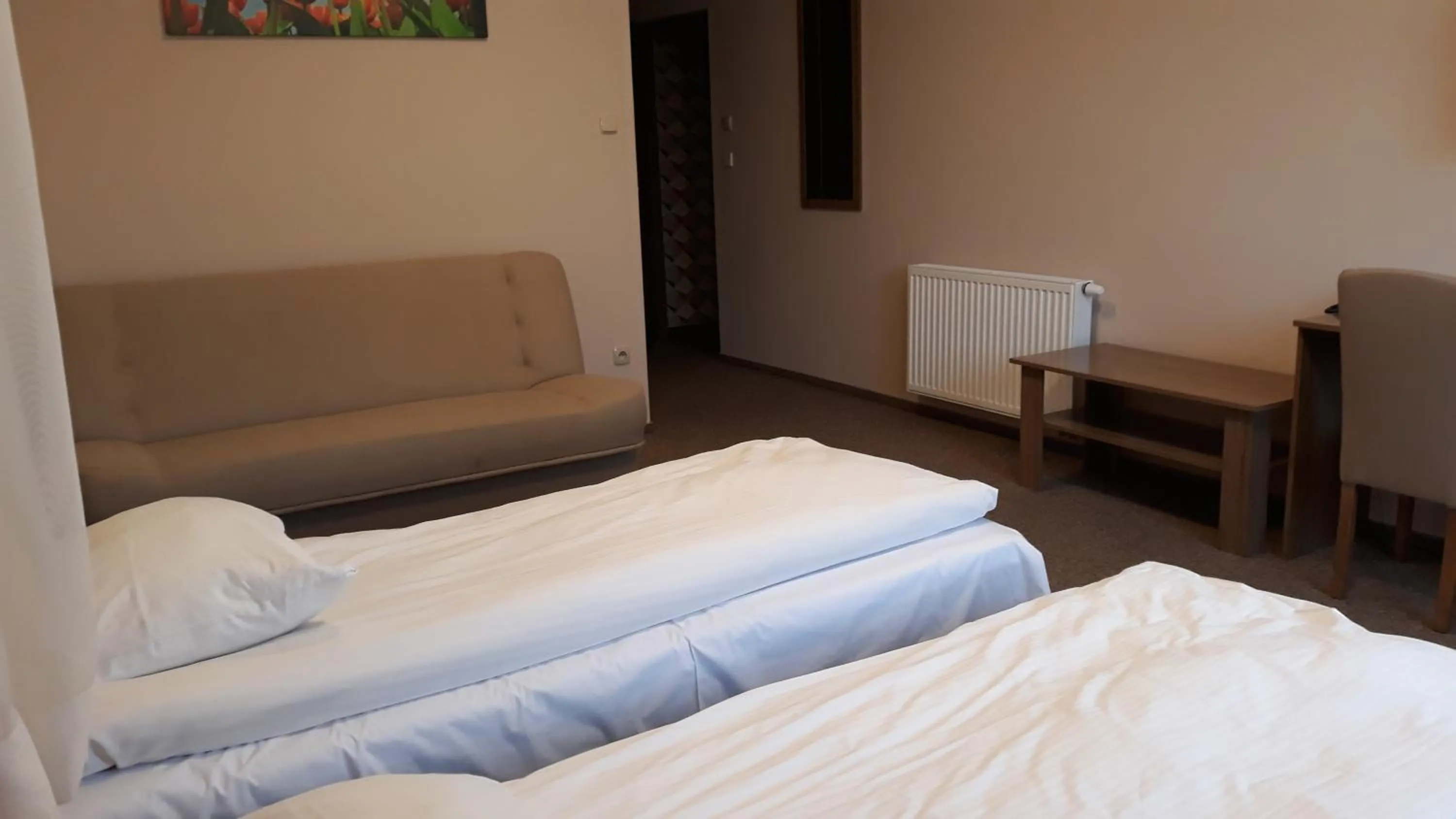 Bed in Hotel - Restauracja "SŁONECZNA"