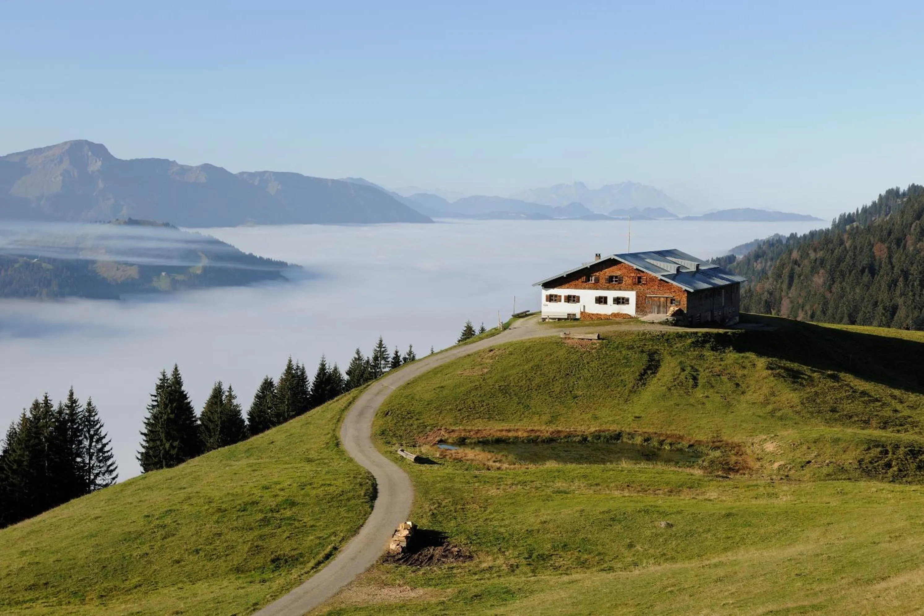 Natural landscape in HUBERTUS Mountain Refugio Allgäu