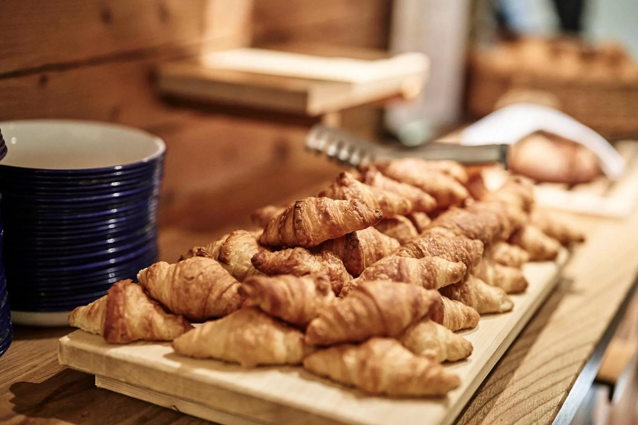 Breakfast in HUBERTUS Mountain Refugio Allgäu