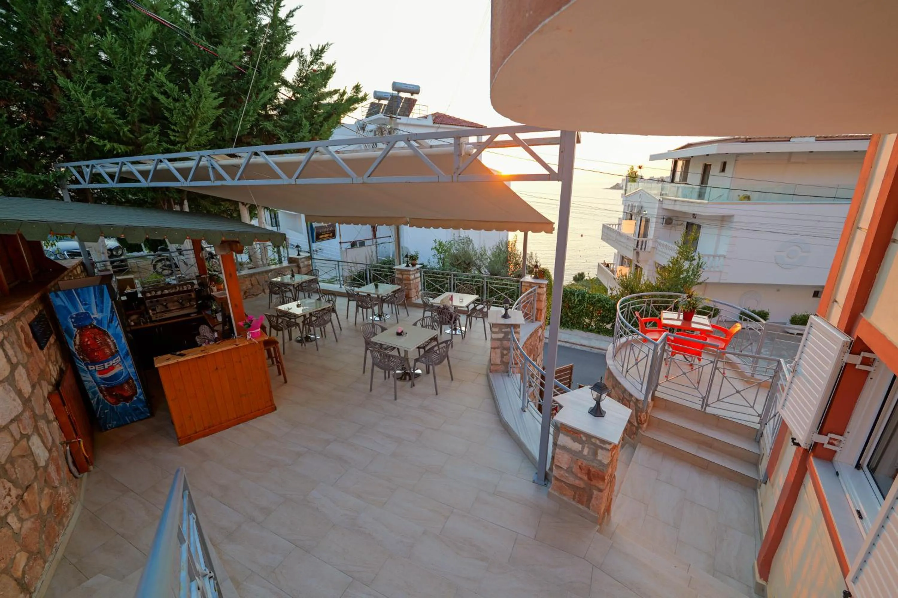 Restaurant/places to eat in Unico ApartHotel