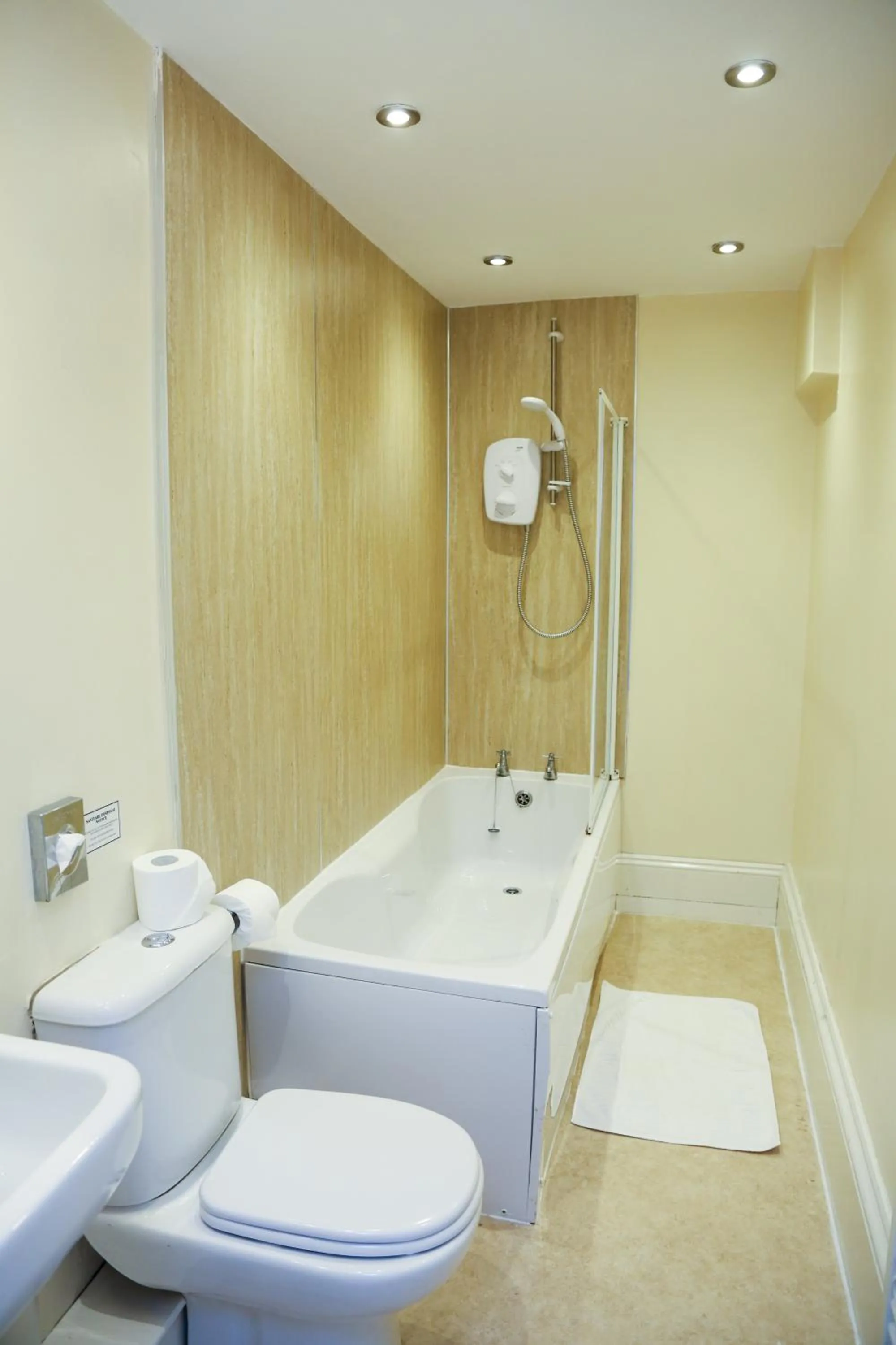 Toilet in Riviera Guesthouse