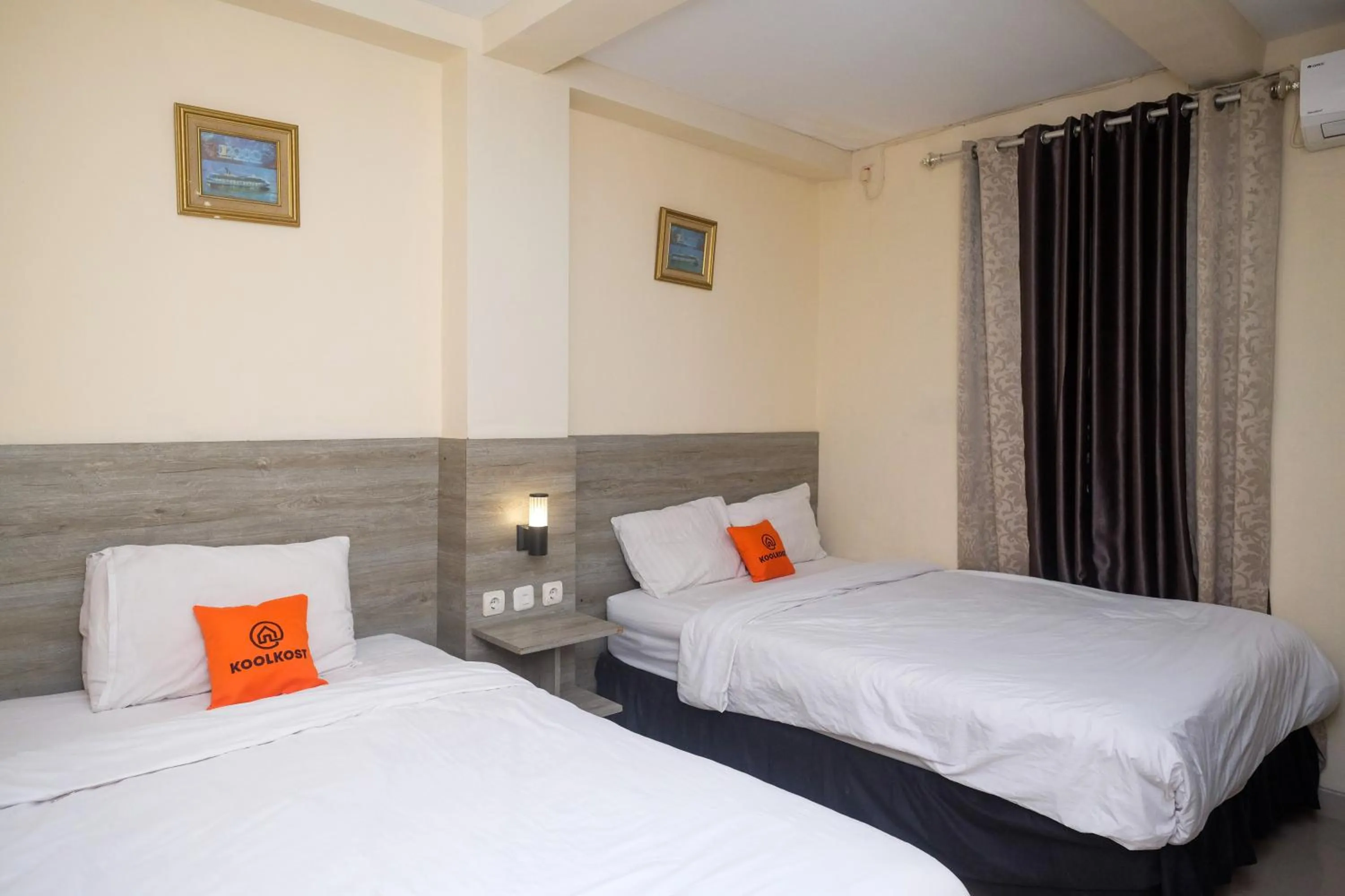 Bedroom in Koolkost near Stadion Maguwoharjo