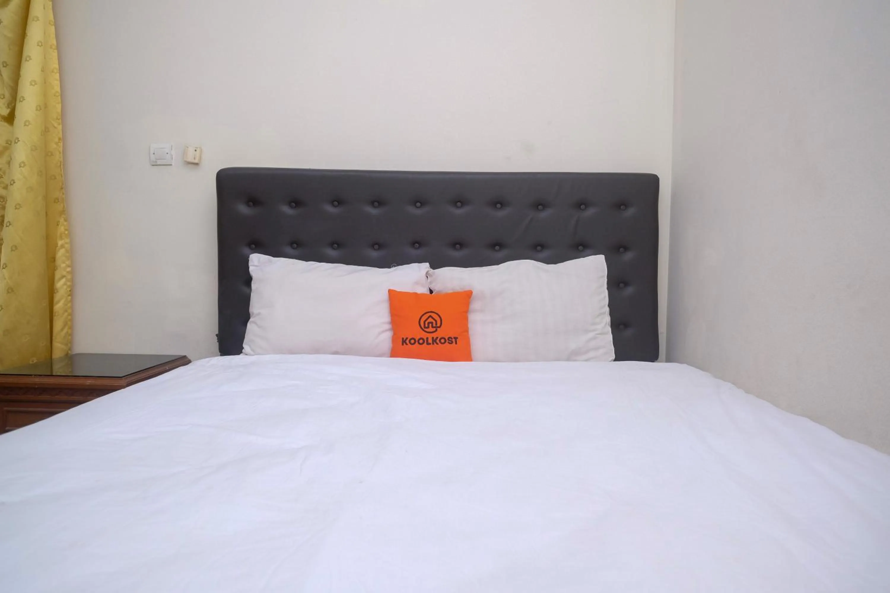 Bedroom in Koolkost near Stadion Maguwoharjo