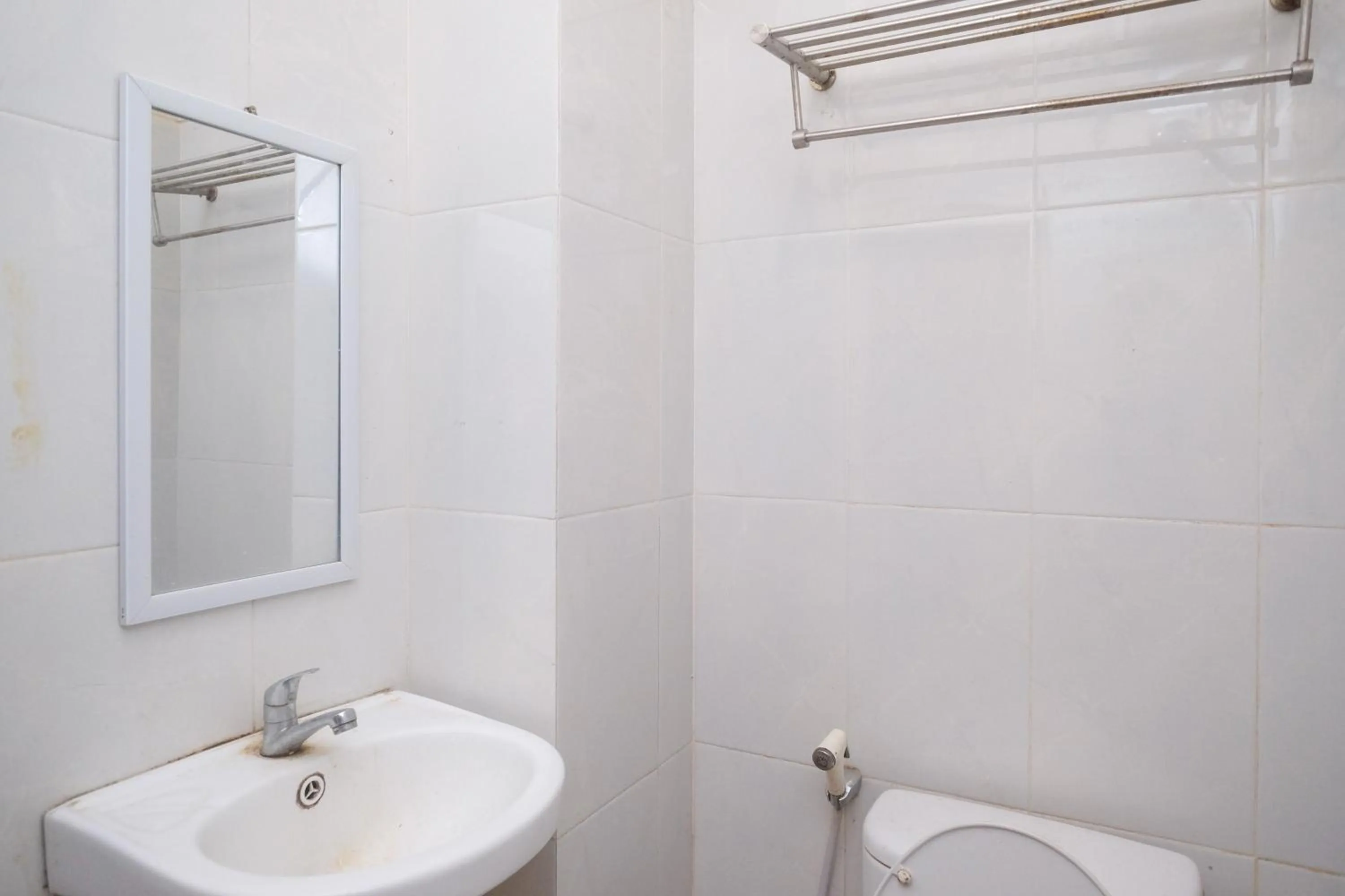 Bathroom in Koolkost near Stadion Maguwoharjo