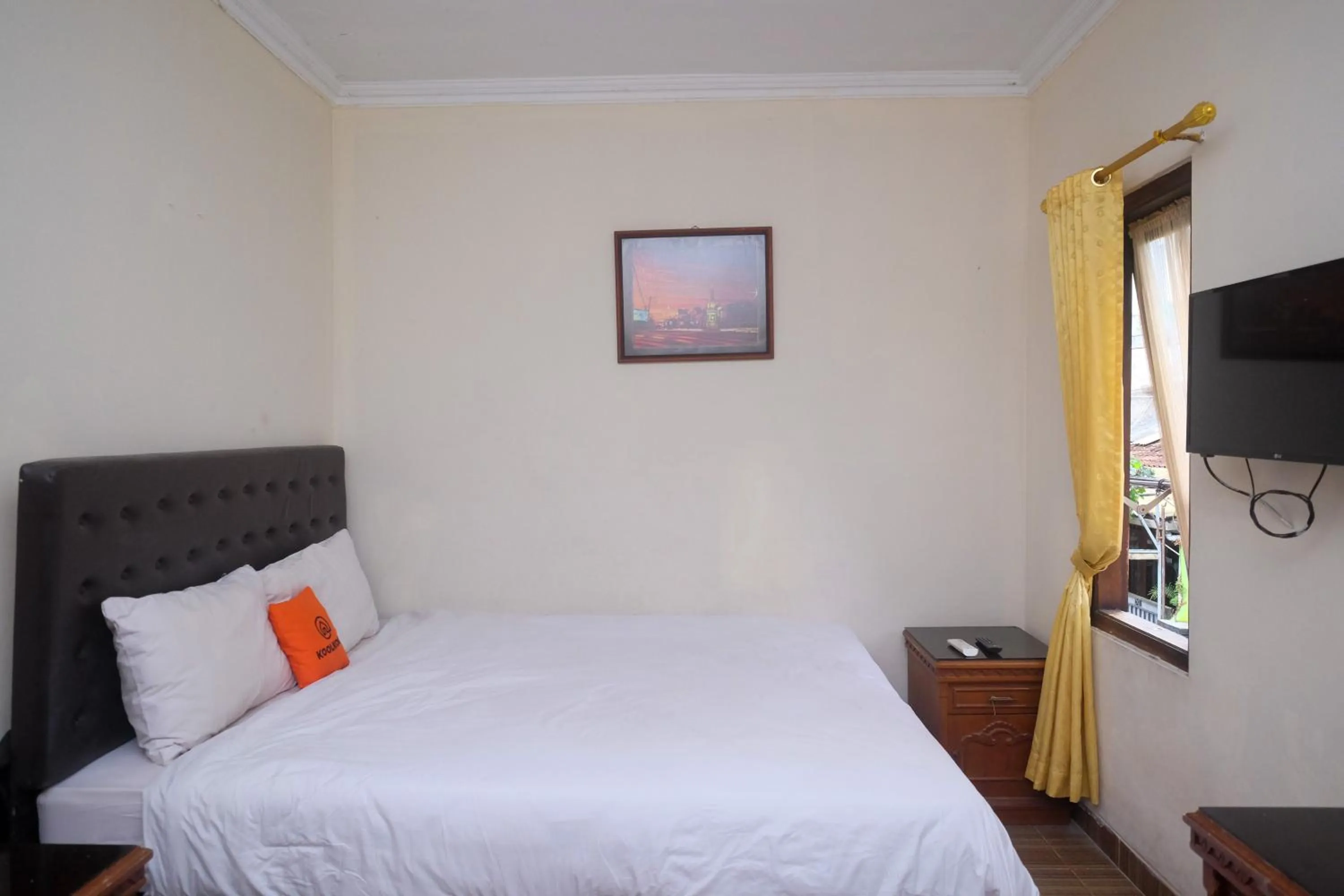 Bedroom in Koolkost near Stadion Maguwoharjo