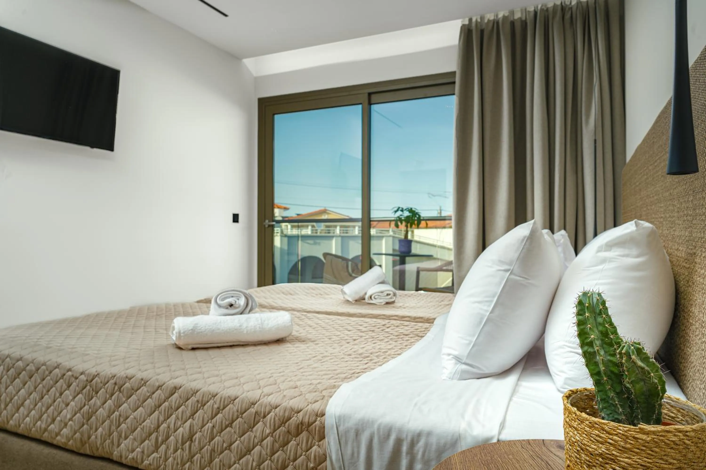 Property building, Bed in Hotel Papillon