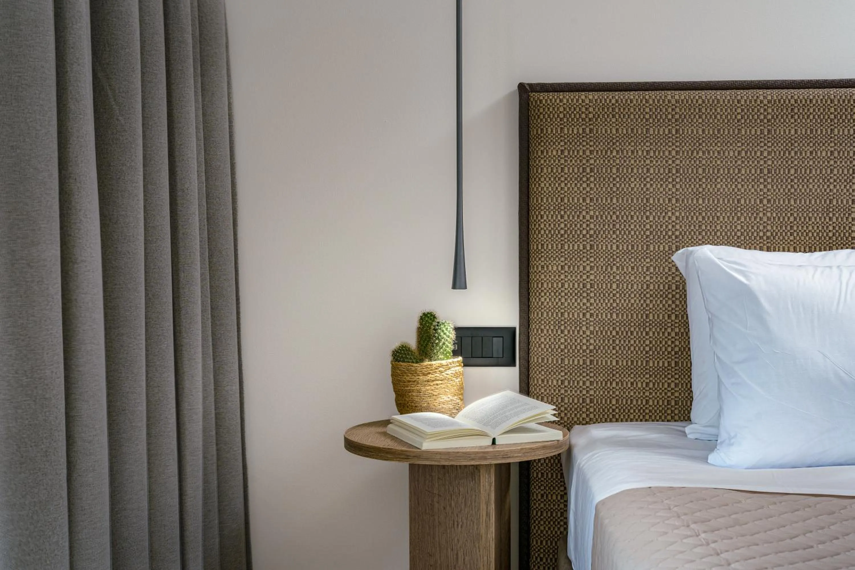 Property building, Bed in Hotel Papillon