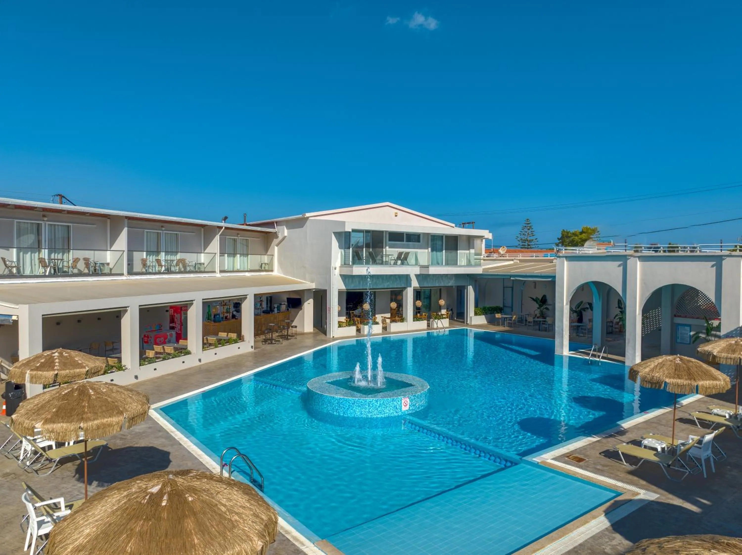 Swimming pool in Hotel Papillon