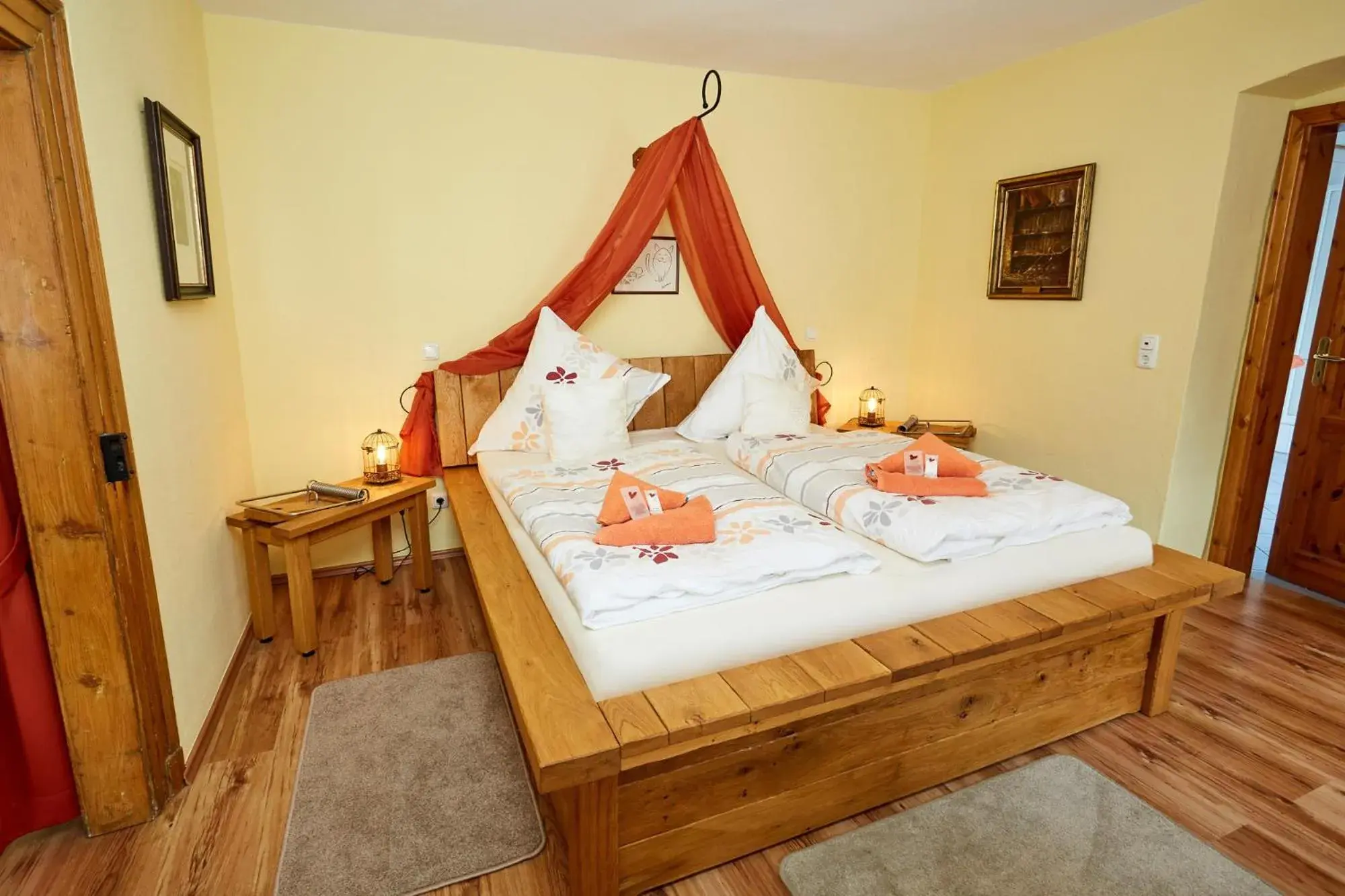 Large Double Room in Hotel Am Eifelsteig Large Double Room in Hotel Am Eifelsteig