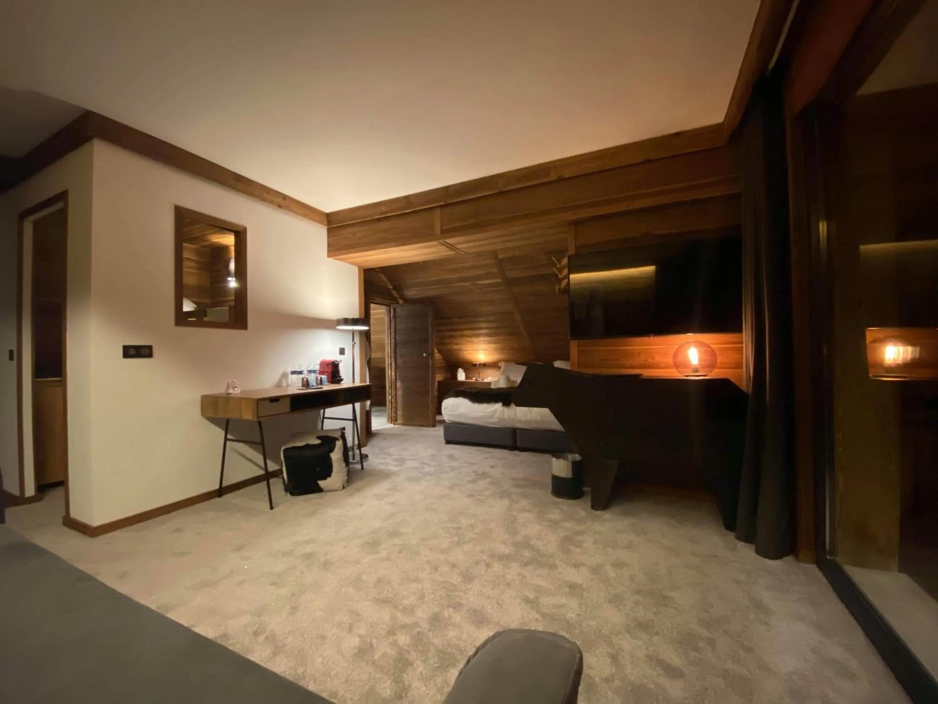 Bed in Chalet Marano Restaurant & Spa