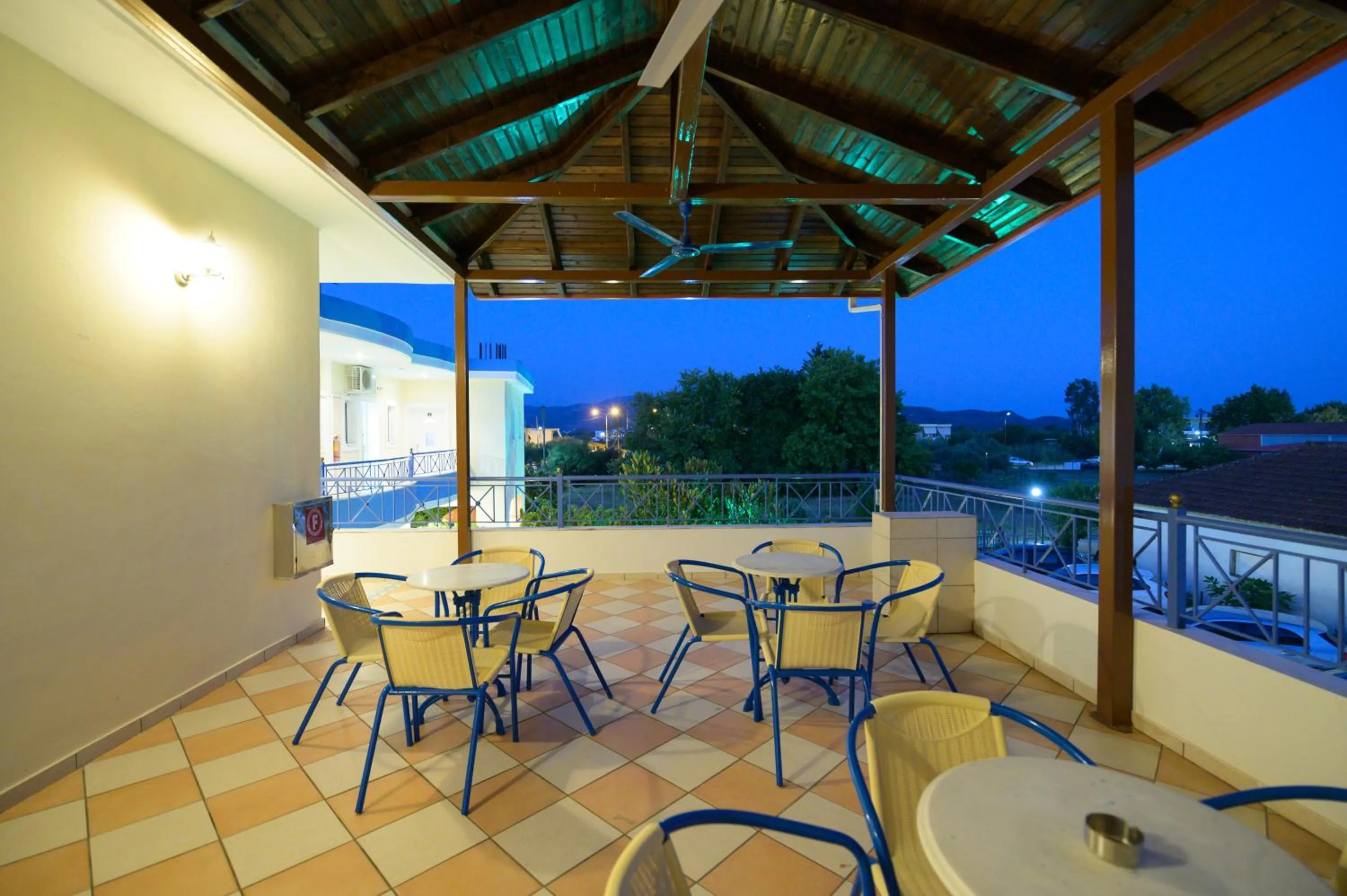 Villa Avra