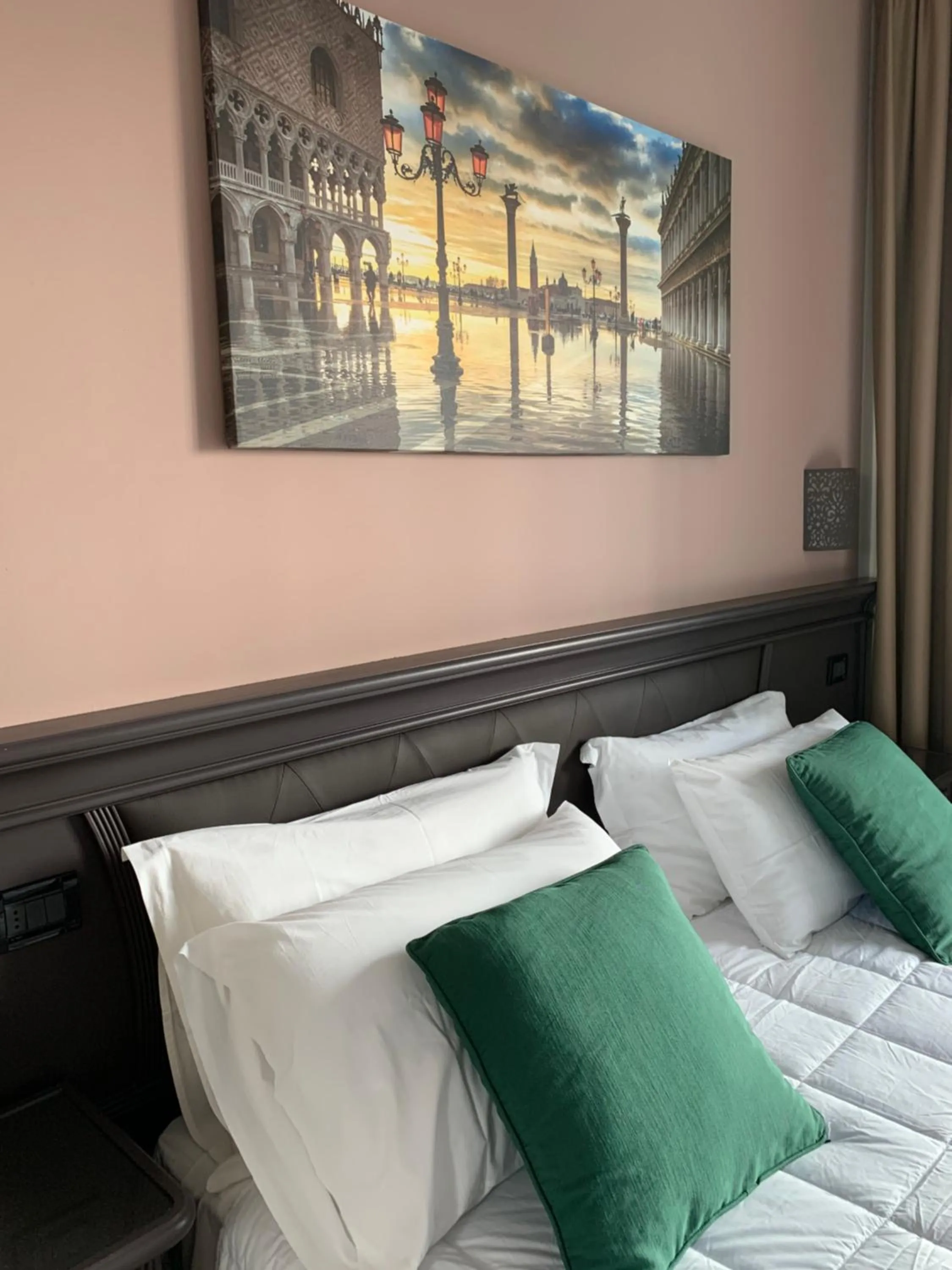 Bed in Park Hotel Cellini