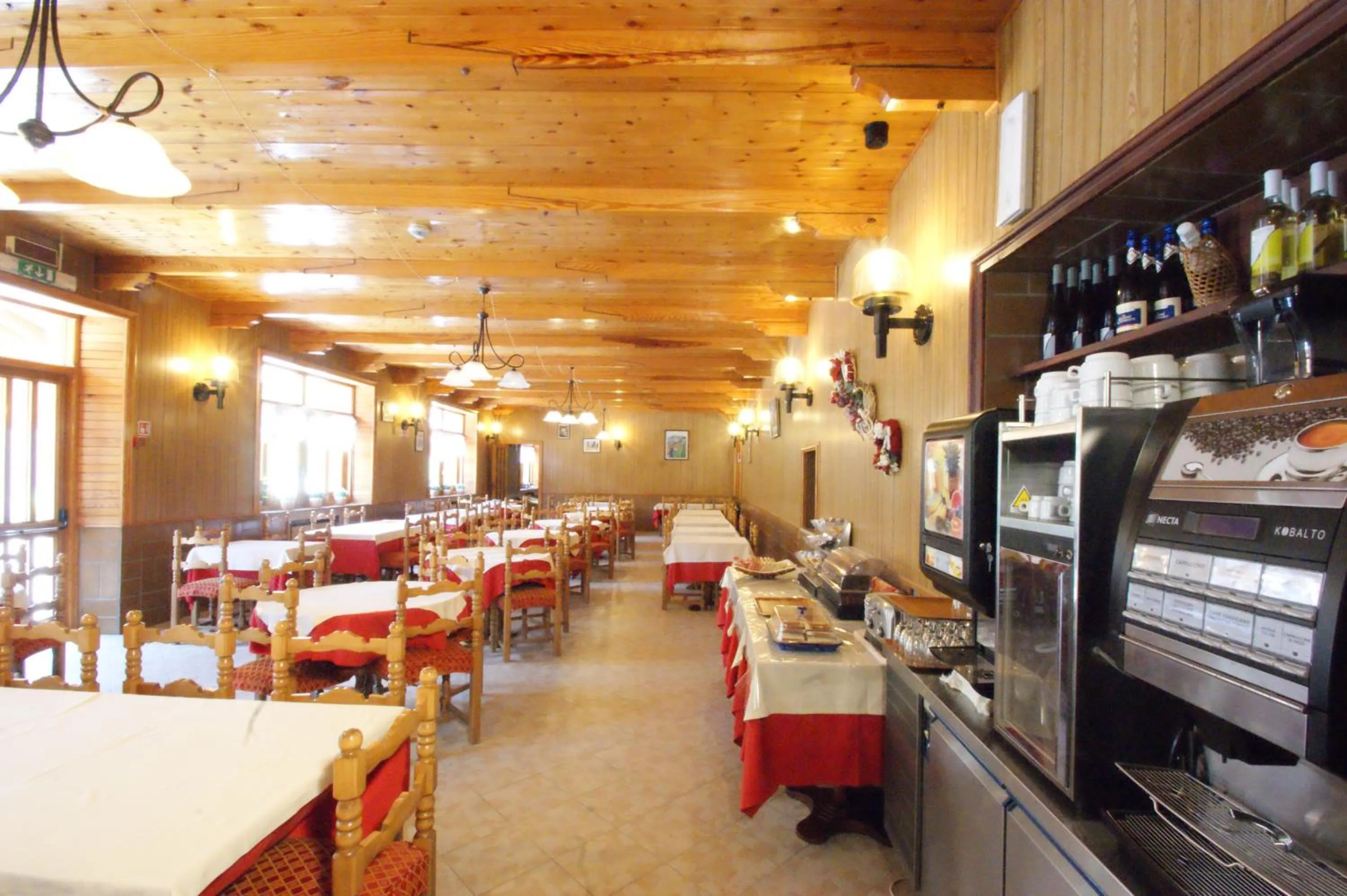 Restaurant/places to eat in Hotel Europa