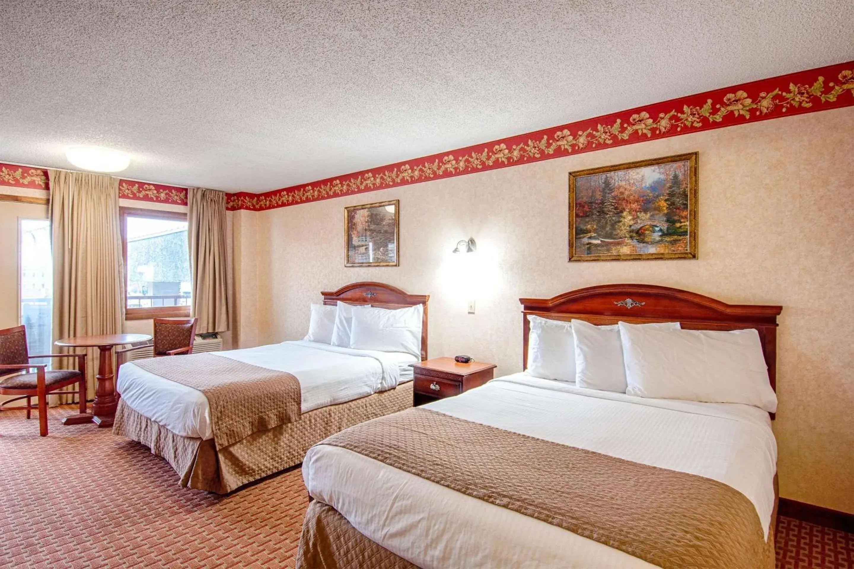 Bedroom, Bed in Park Tower Inn Bedroom, Bed in Park Tower Inn