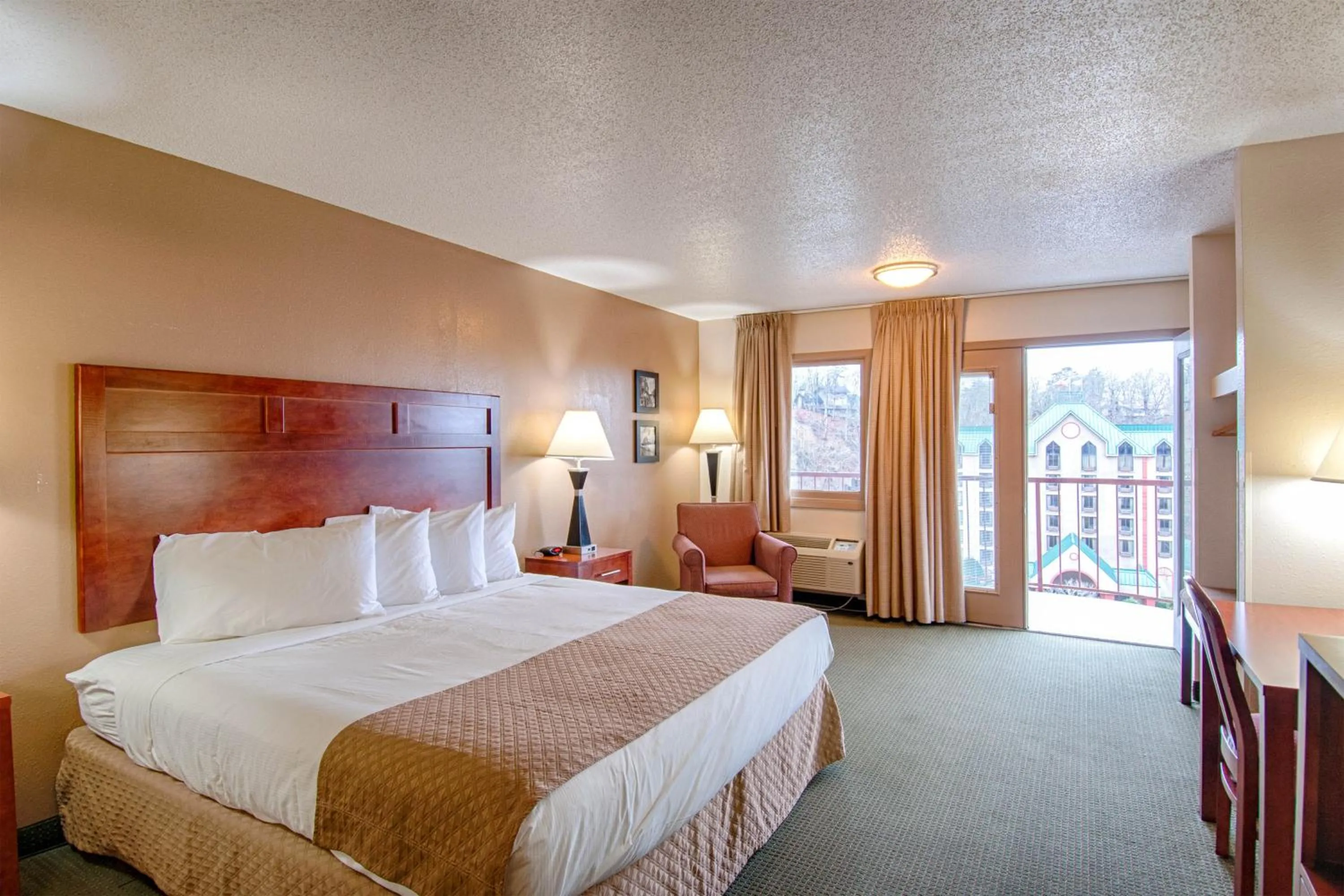 Photo of the whole room, Bed in Park Tower Inn