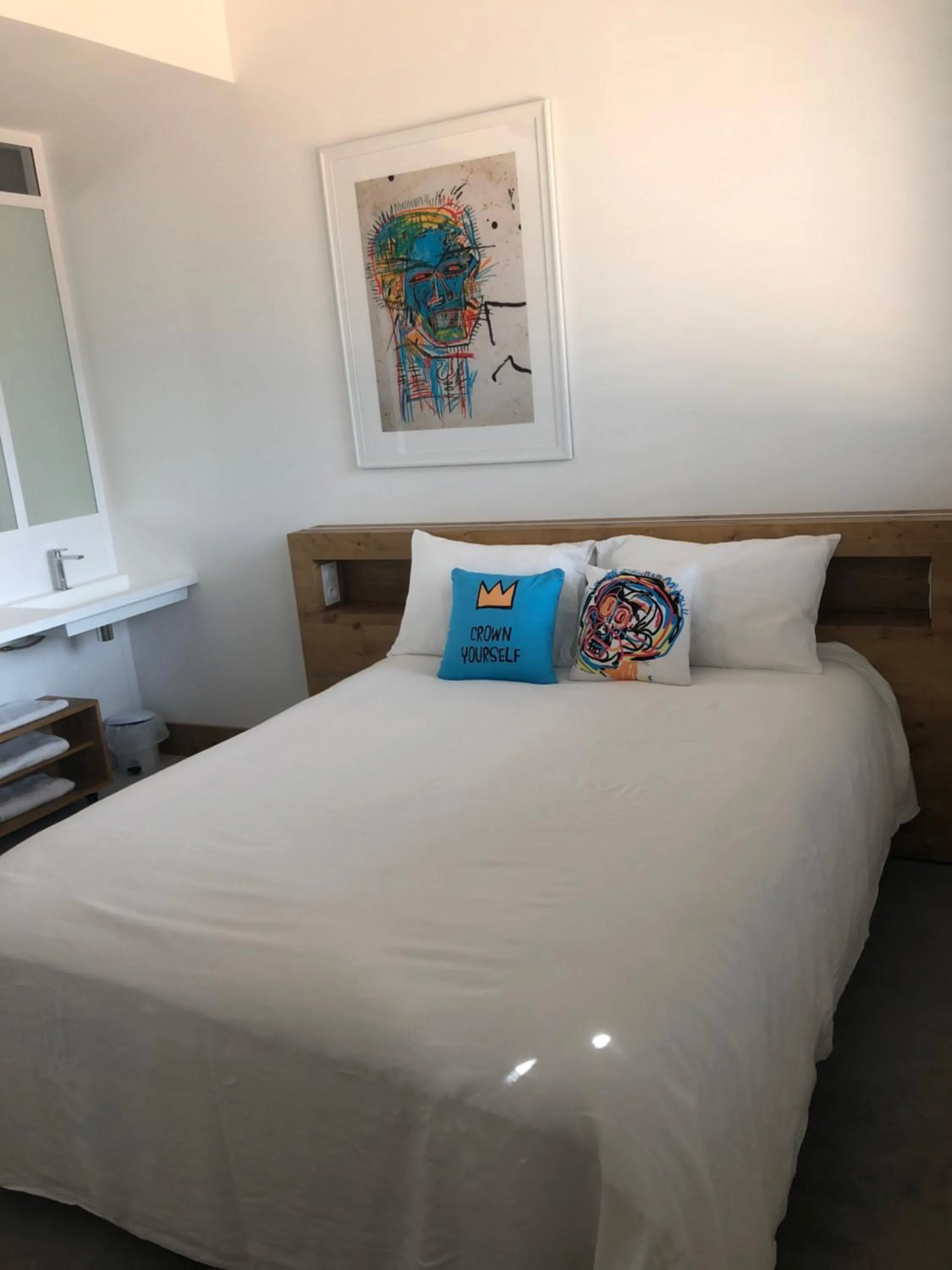 TV and multimedia, Bed in Le B Complexe Hôtel