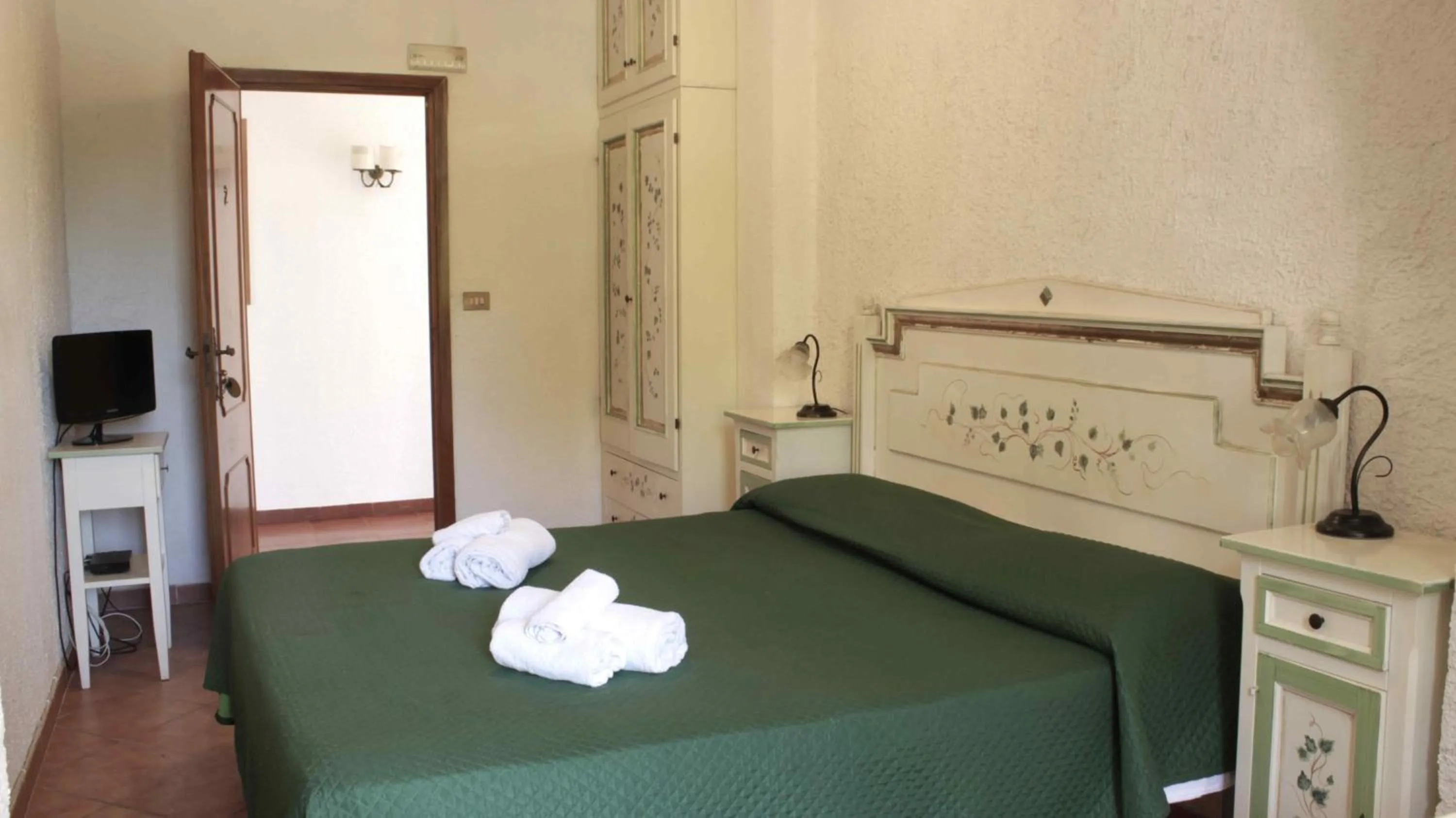 Photo of the whole room, Bed in Villa Giada