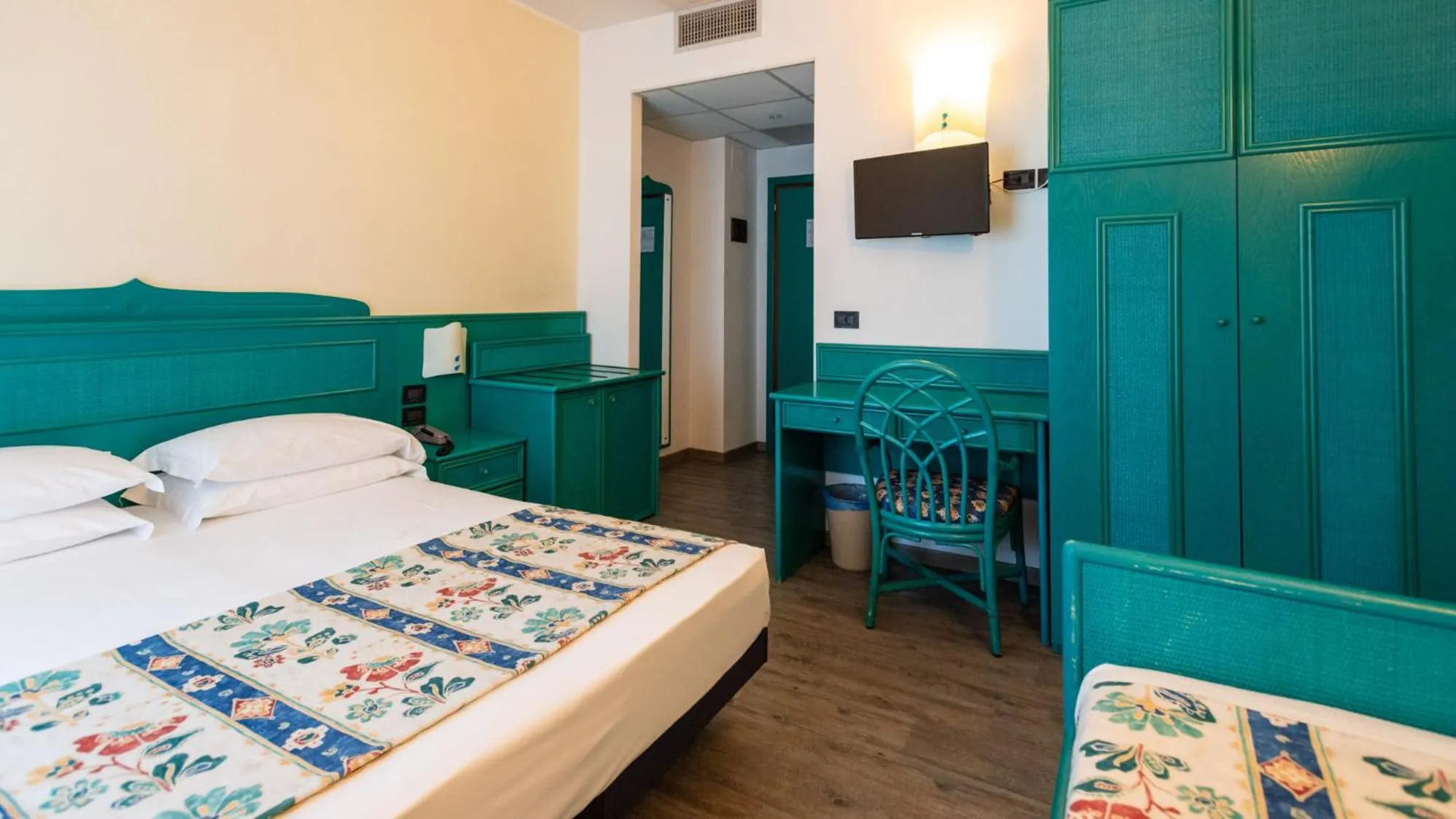 Bed in Hotel Brioni Mare