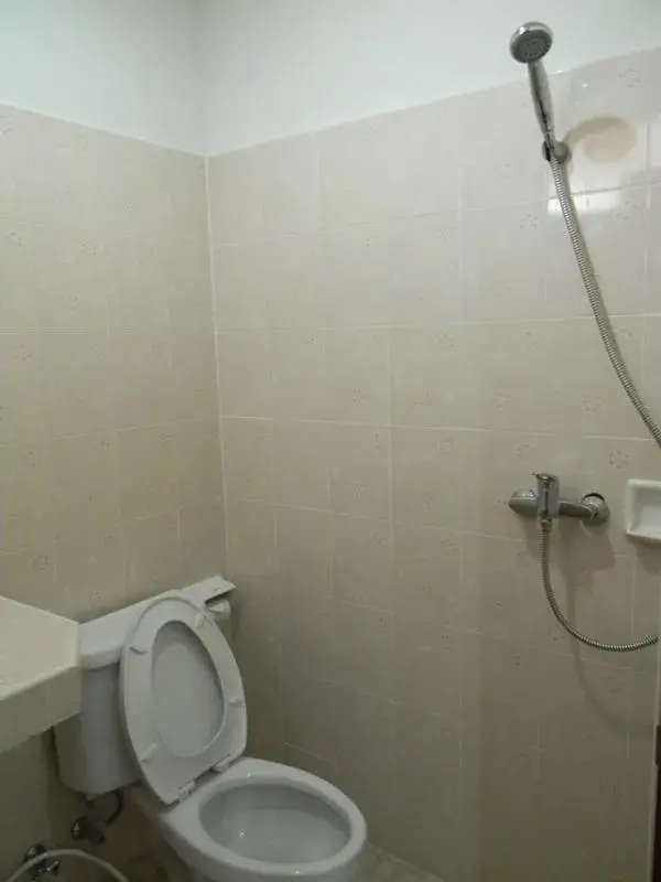 Bathroom in G&B Guesthouse Bathroom in G&B Guesthouse