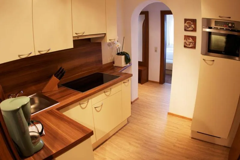 Kitchen or kitchenette in Hotel Garni Mirabell