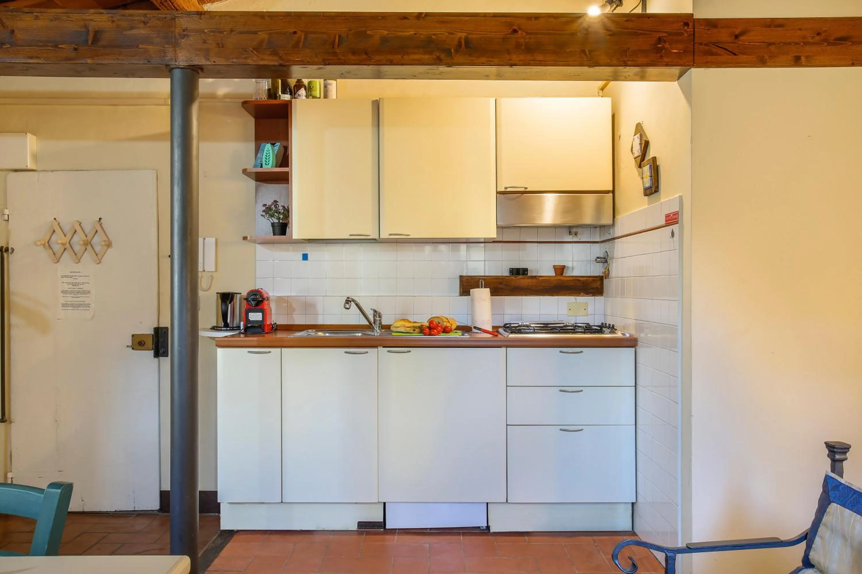 Kitchen or kitchenette in La Torre di Dante - Sweet Dreams in Florence