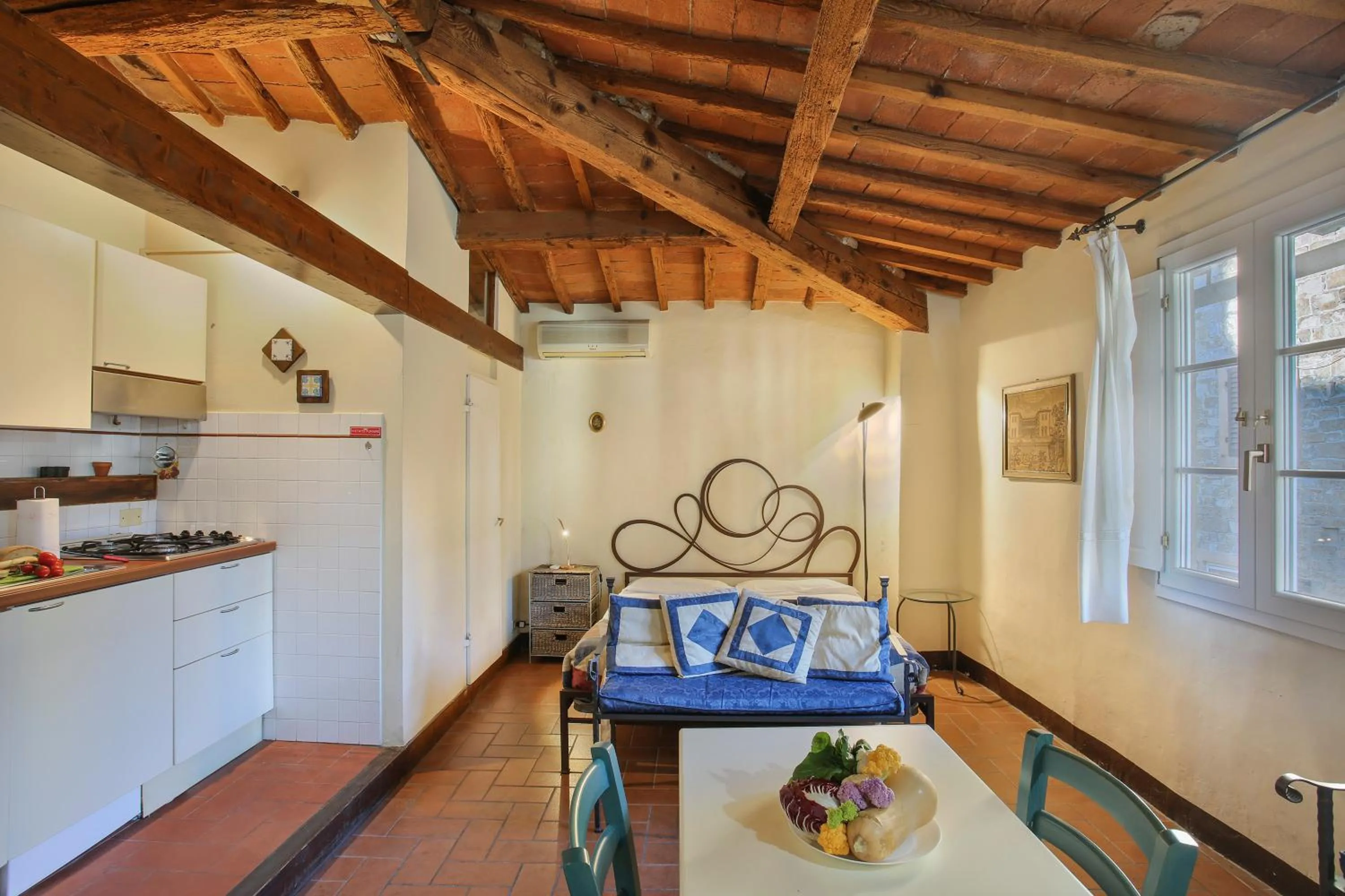 Photo of the whole room in La Torre di Dante - Sweet Dreams in Florence