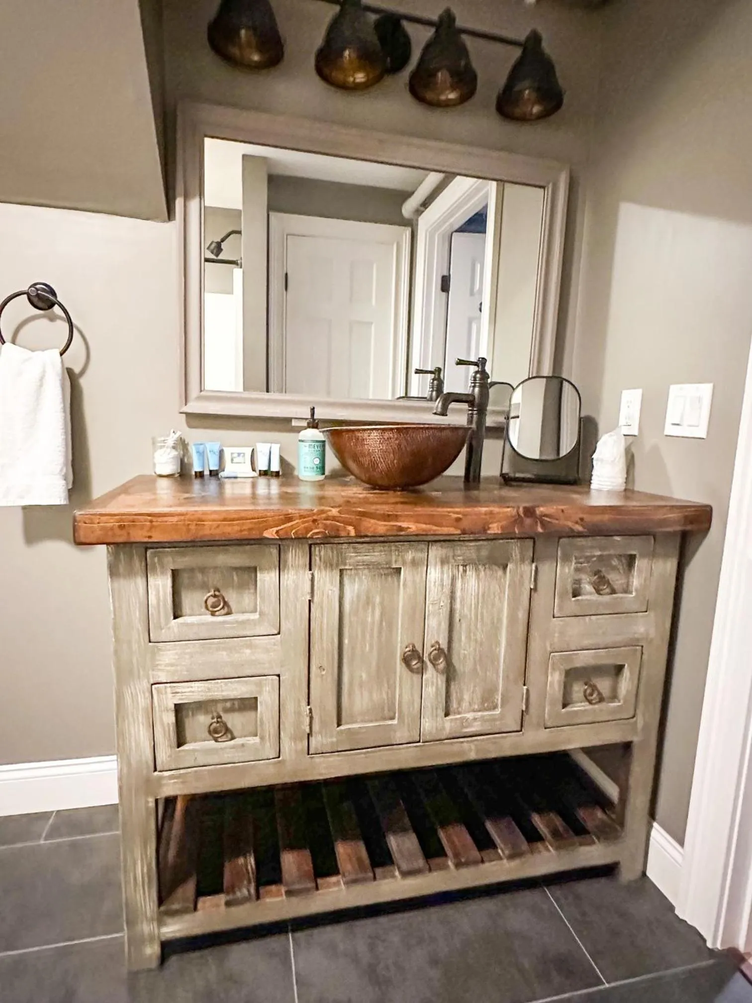 Bathroom in The Black Walnut Inn