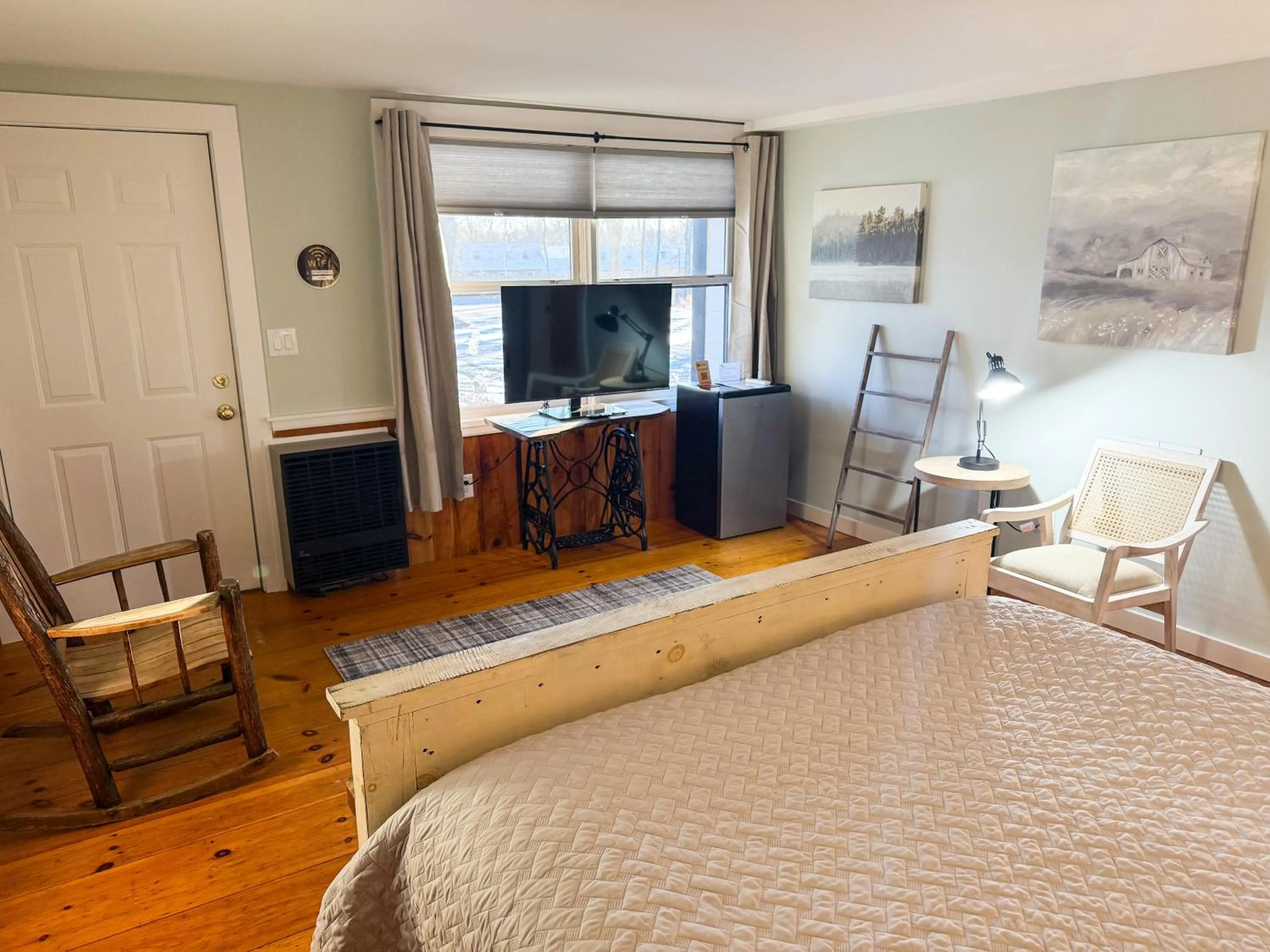 Bed in The Black Walnut Inn