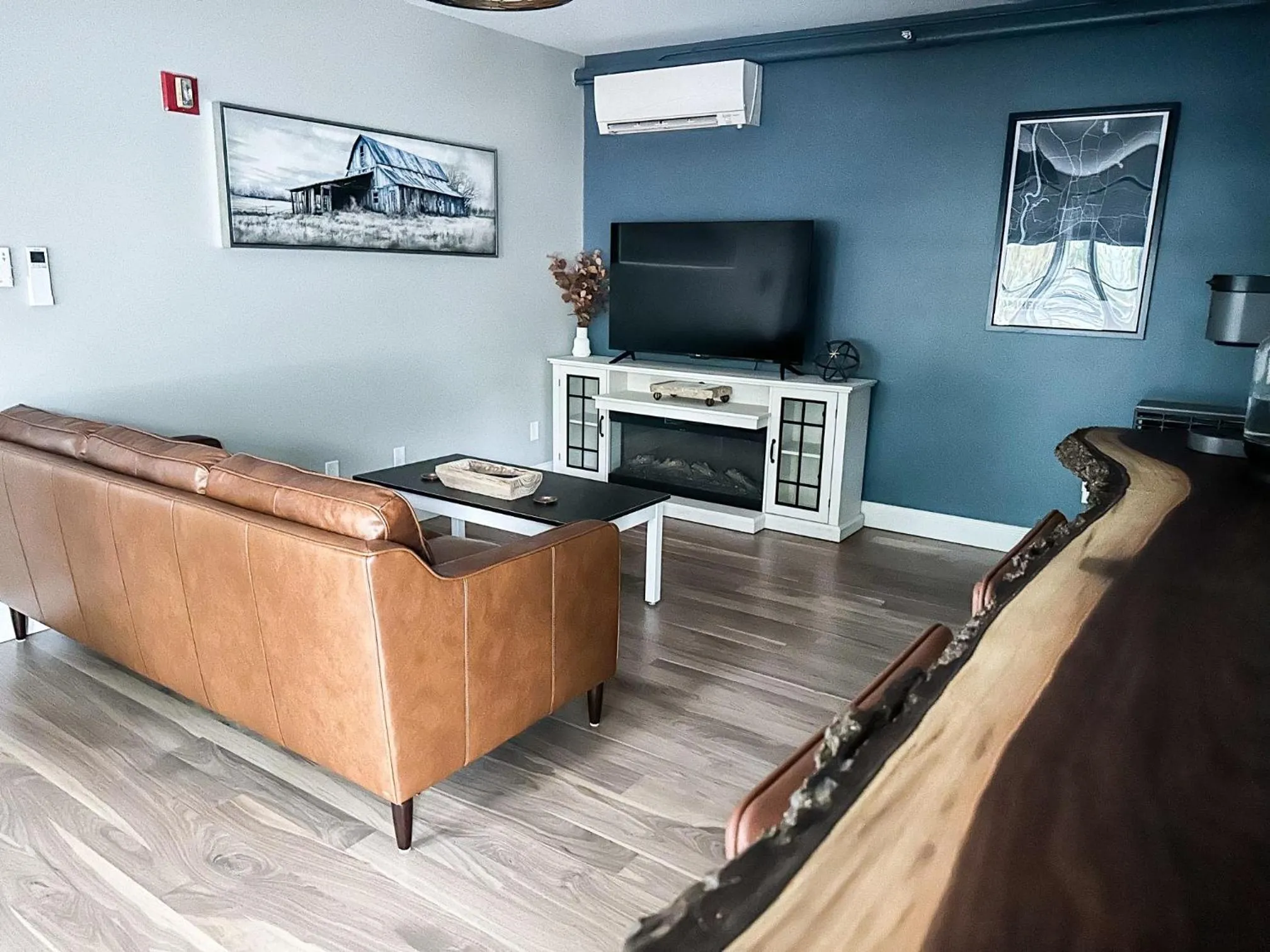 Living room in The Black Walnut Inn