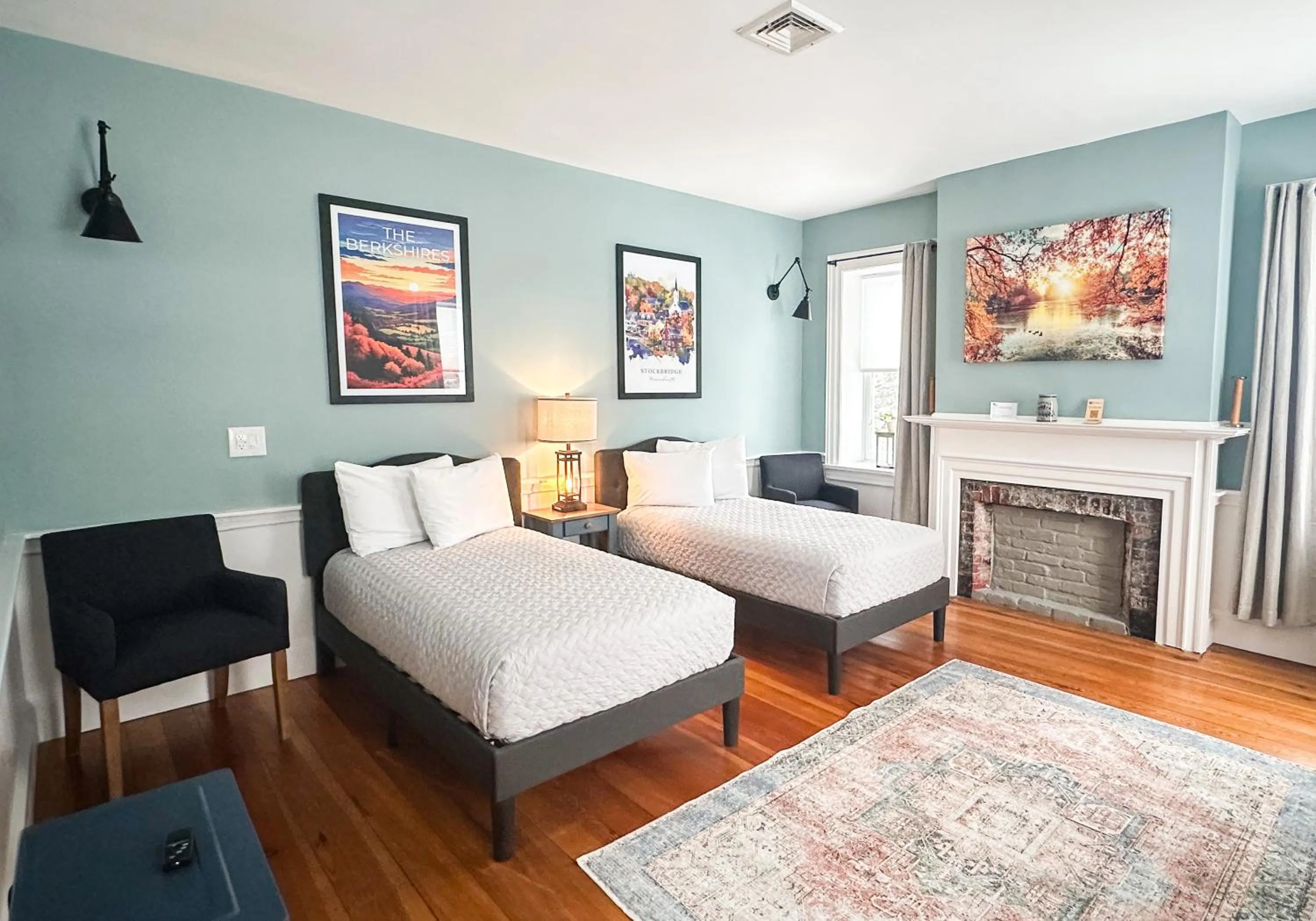 Bed in The Black Walnut Inn