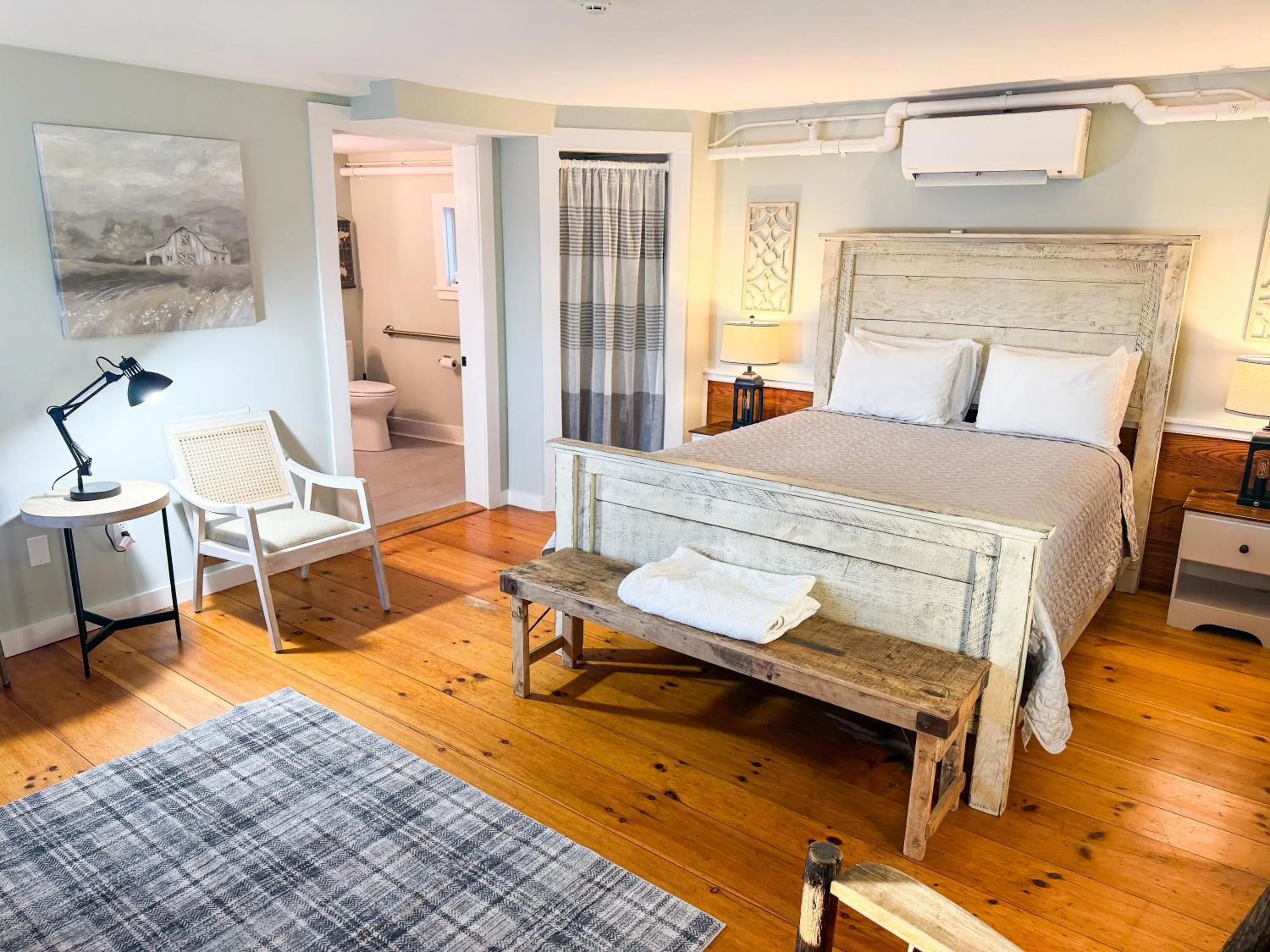 Bed in The Black Walnut Inn