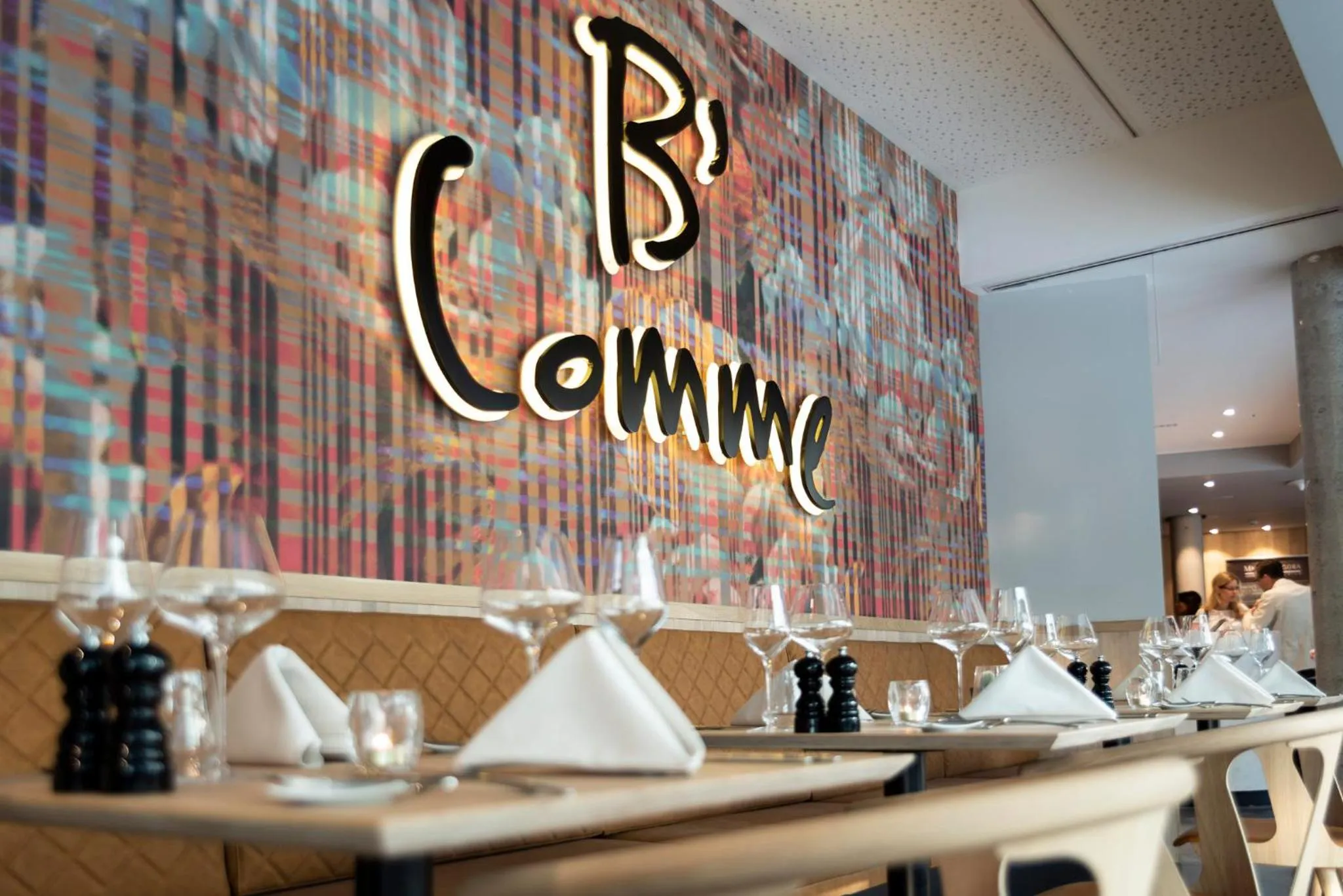 Restaurant/places to eat in Martin's All Suites