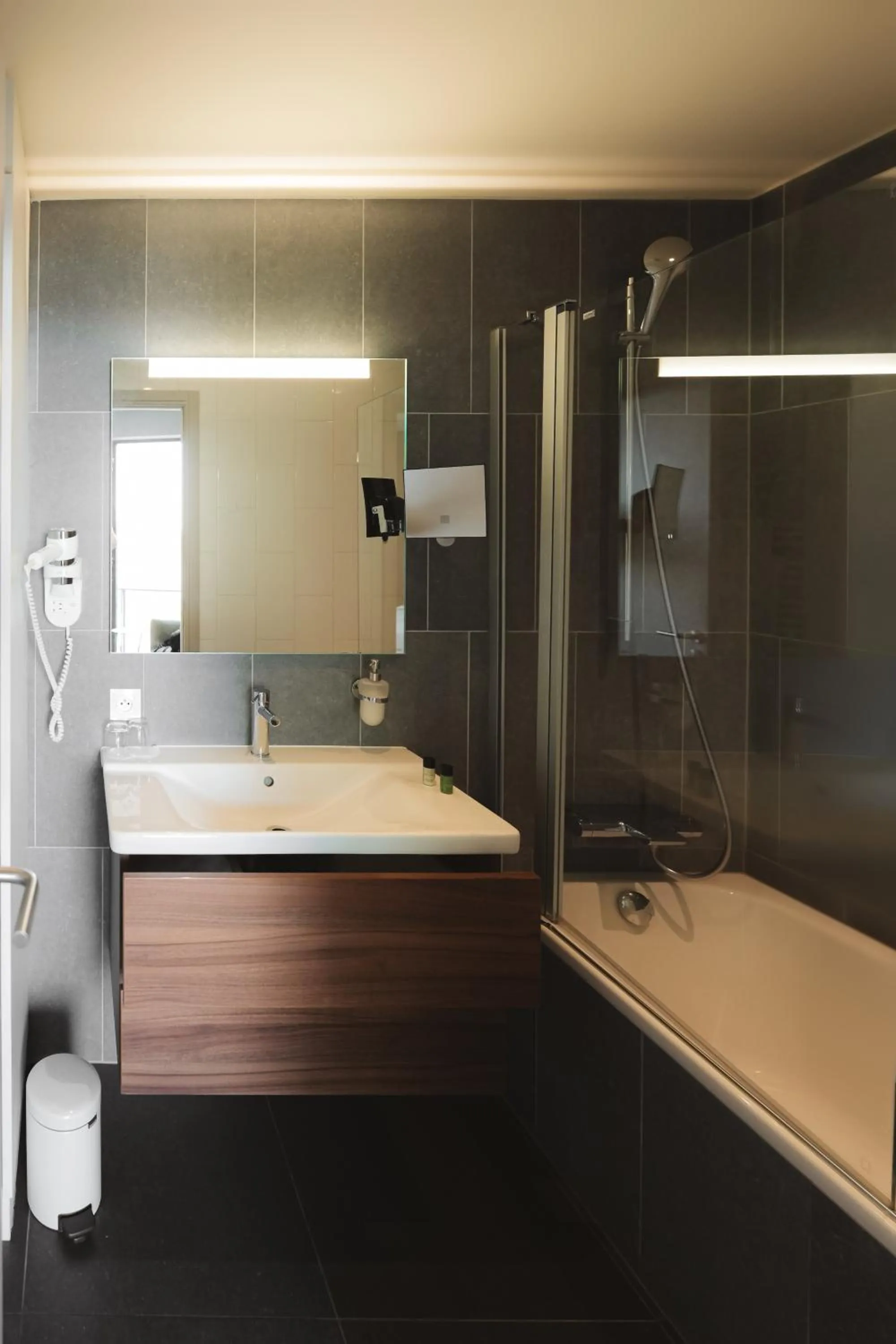 Bath in Martin's All Suites