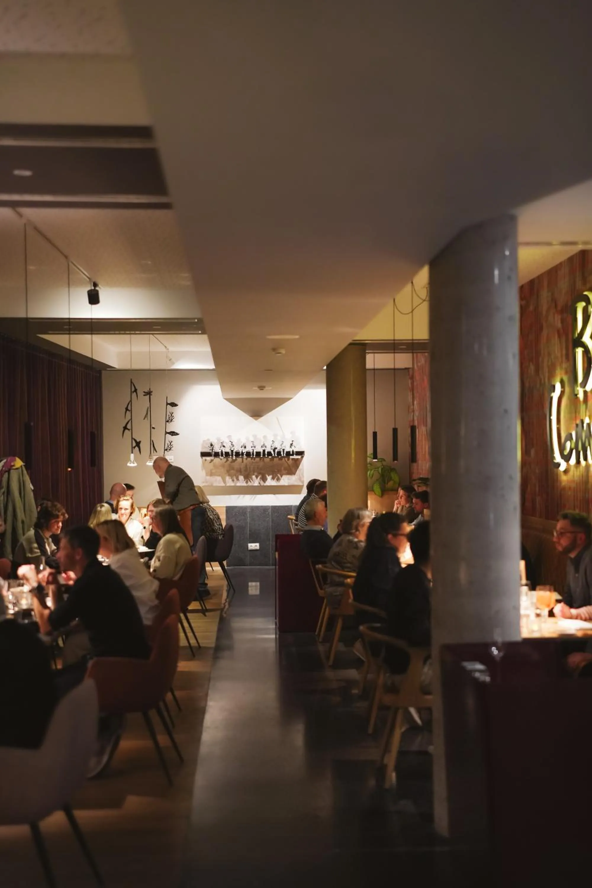 Restaurant/places to eat in Martin's All Suites