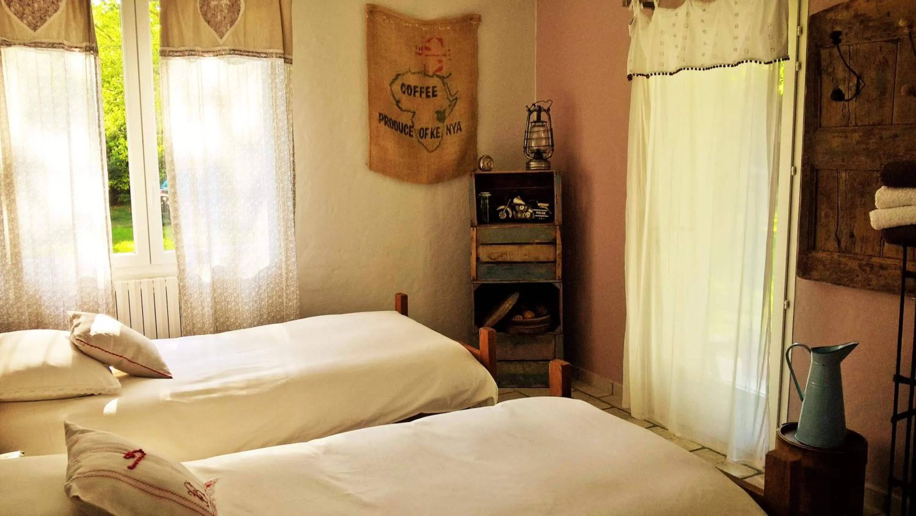 Bedroom in les trésors de malle mialle