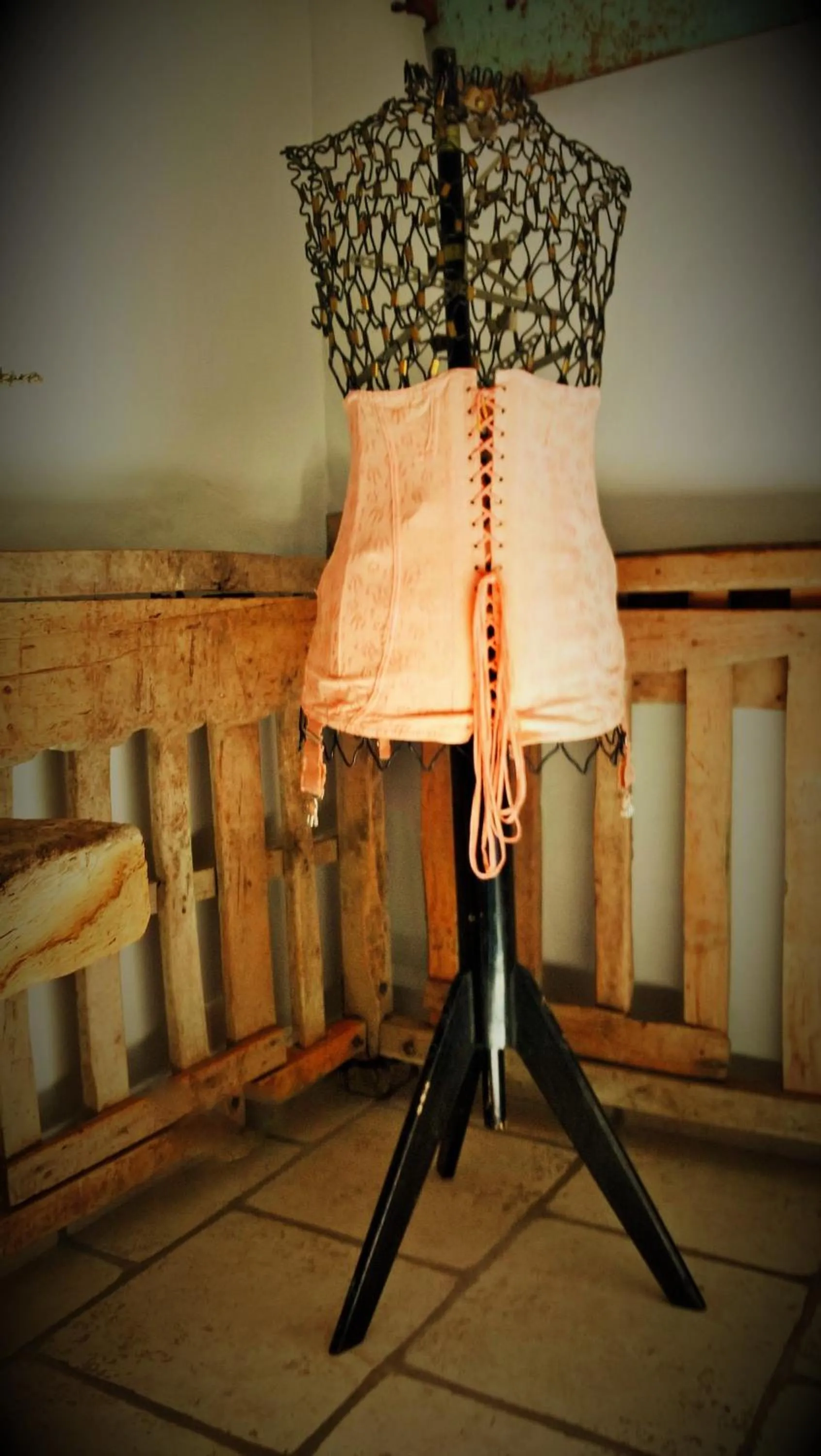 Decorative detail in les trésors de malle mialle