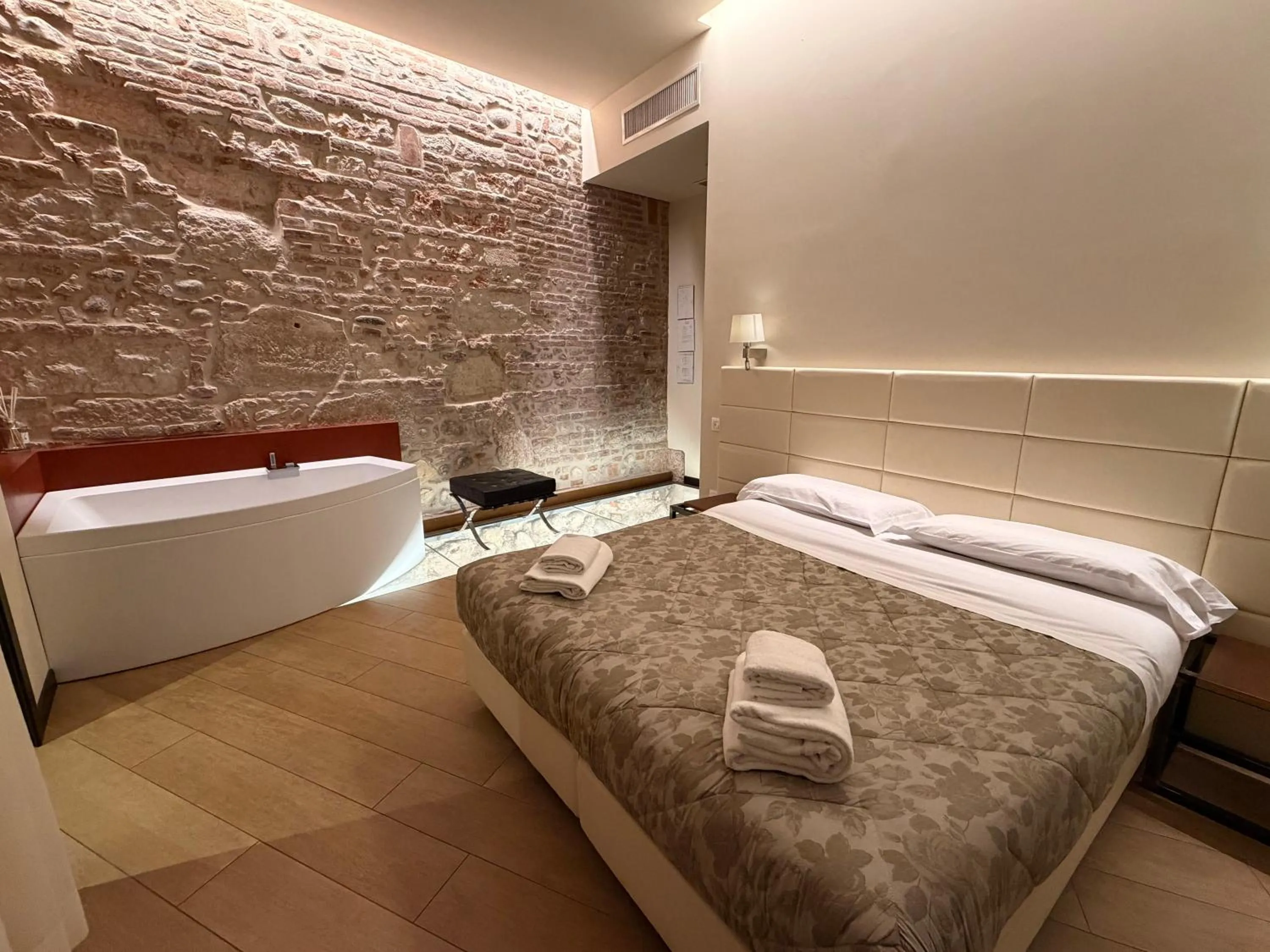 Arena Luxury Suite
