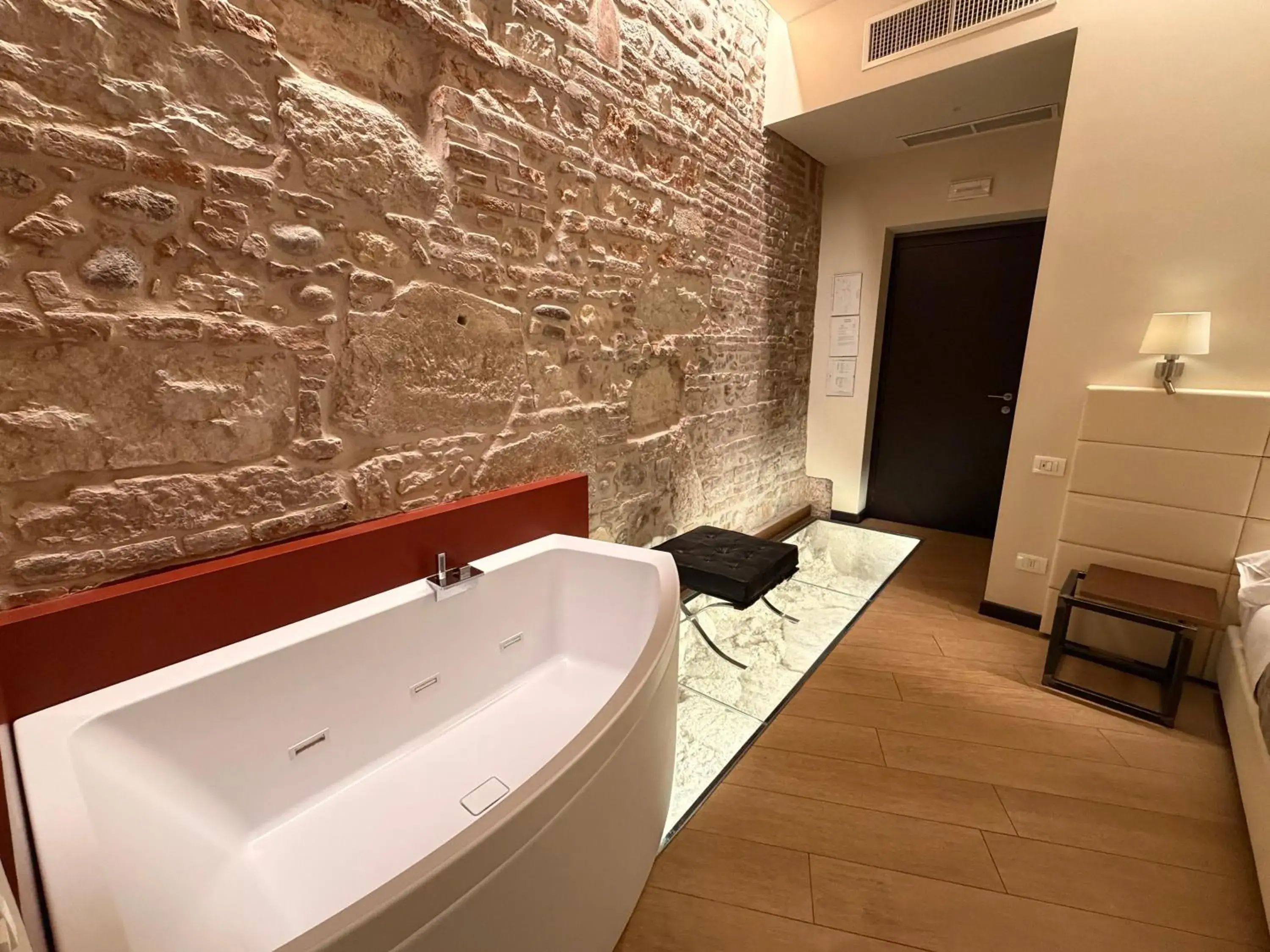 Superior Double or Twin Room with Garden View in Arena Luxury Suite Superior Double or Twin Room with Garden View in Arena Luxury Suite