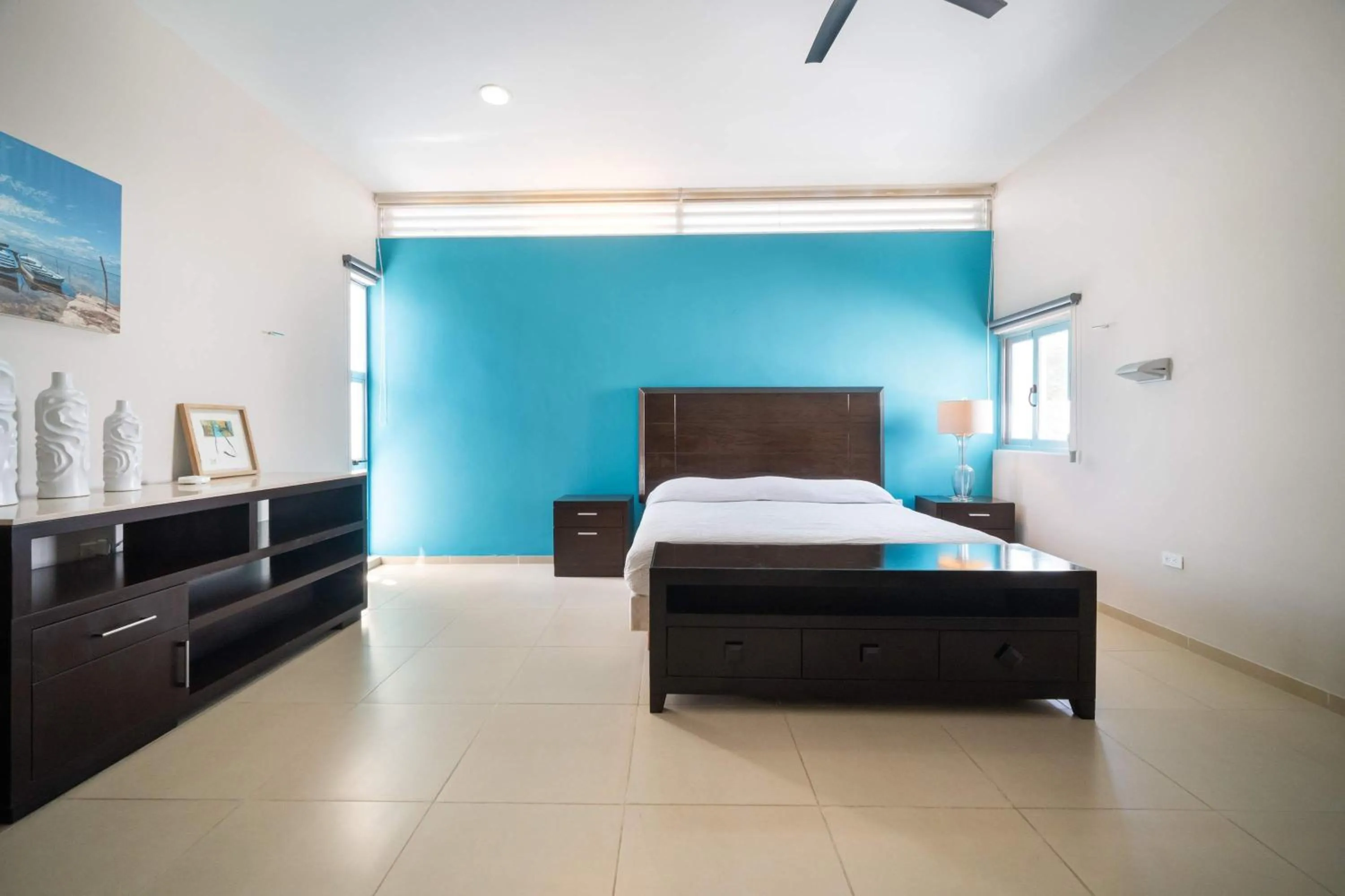 Bed in Beachfront Upscale House in Telchac