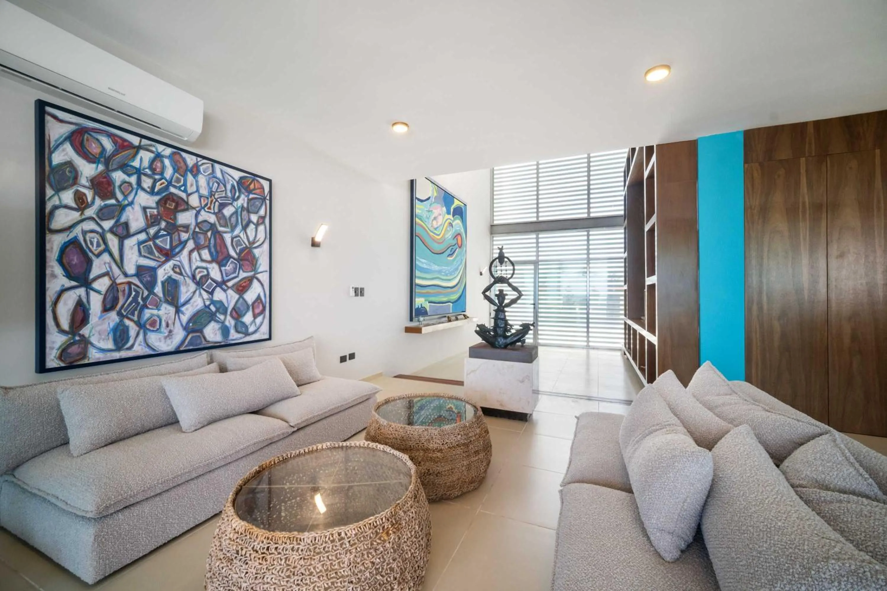 Beachfront Upscale House in Telchac