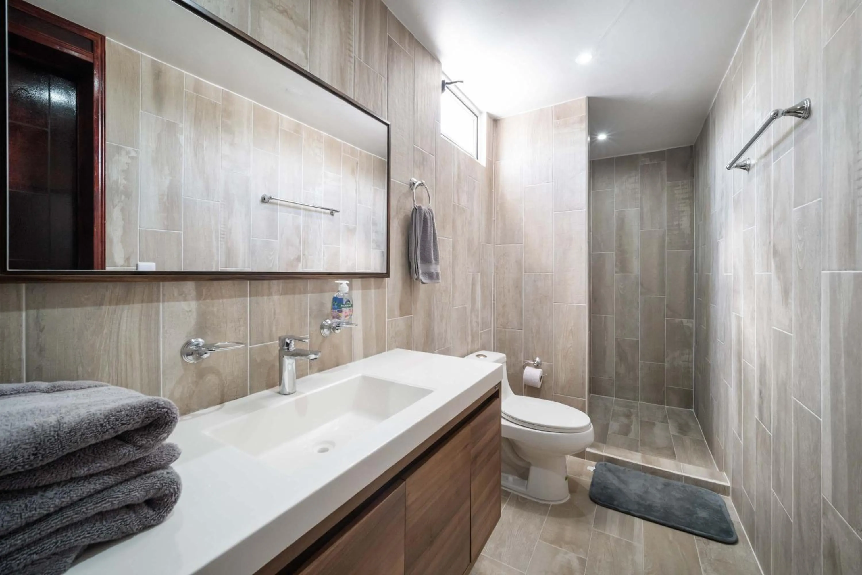 Beachfront Upscale House in Telchac