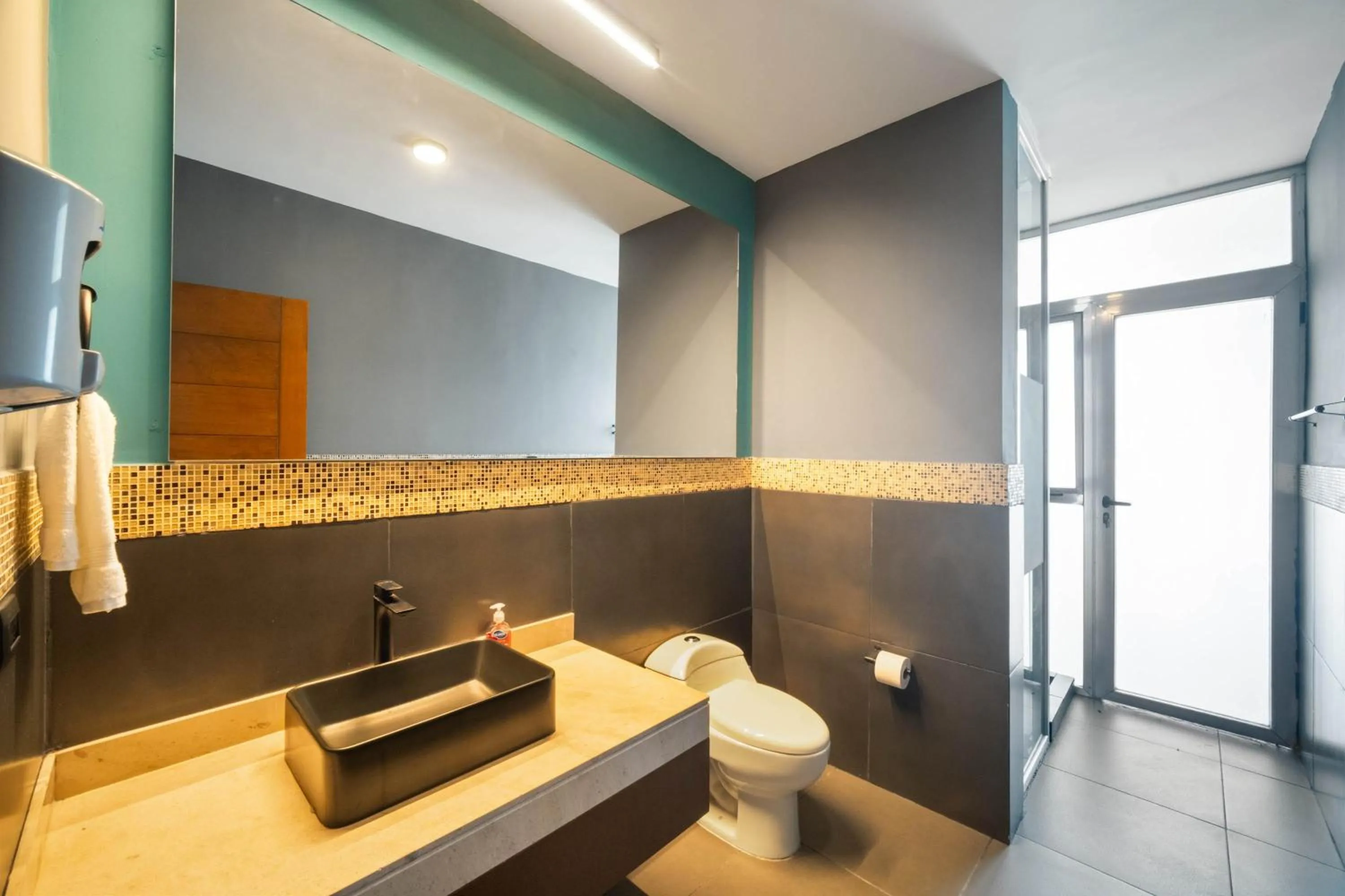 Beachfront Upscale House in Telchac