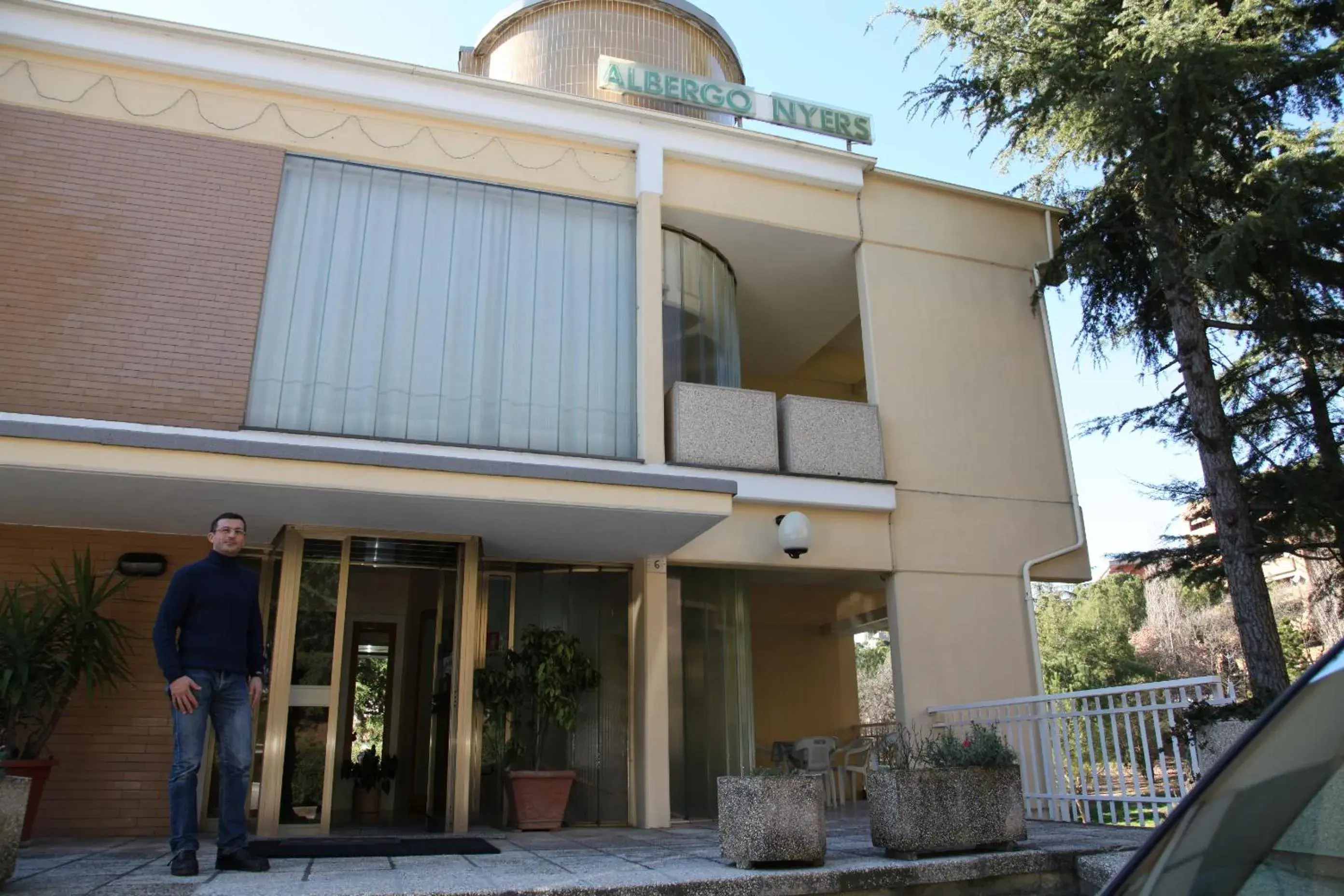 Facade/entrance, Property Building in Albergo Nyers