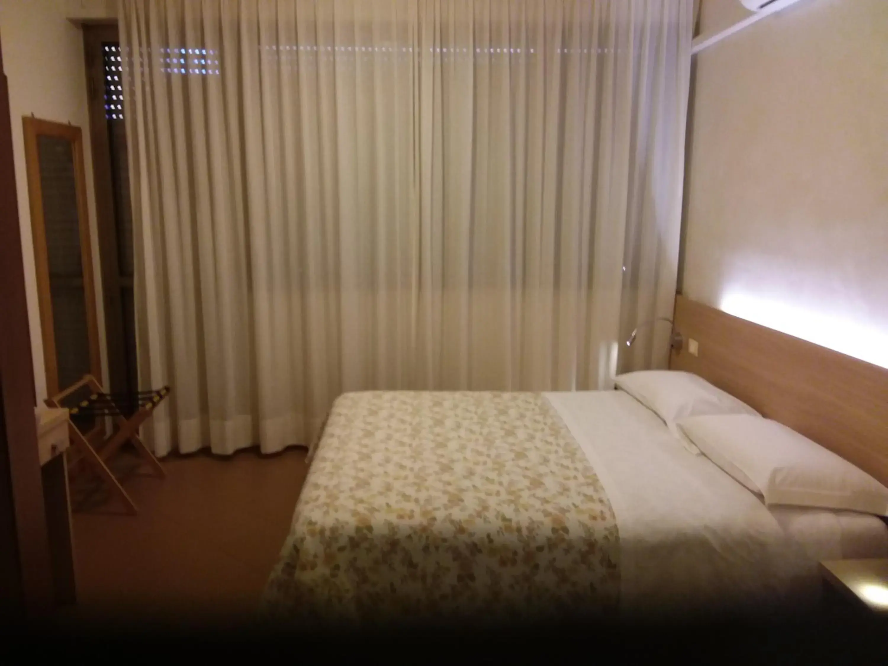 Photo of the whole room, Bed in Albergo Nyers