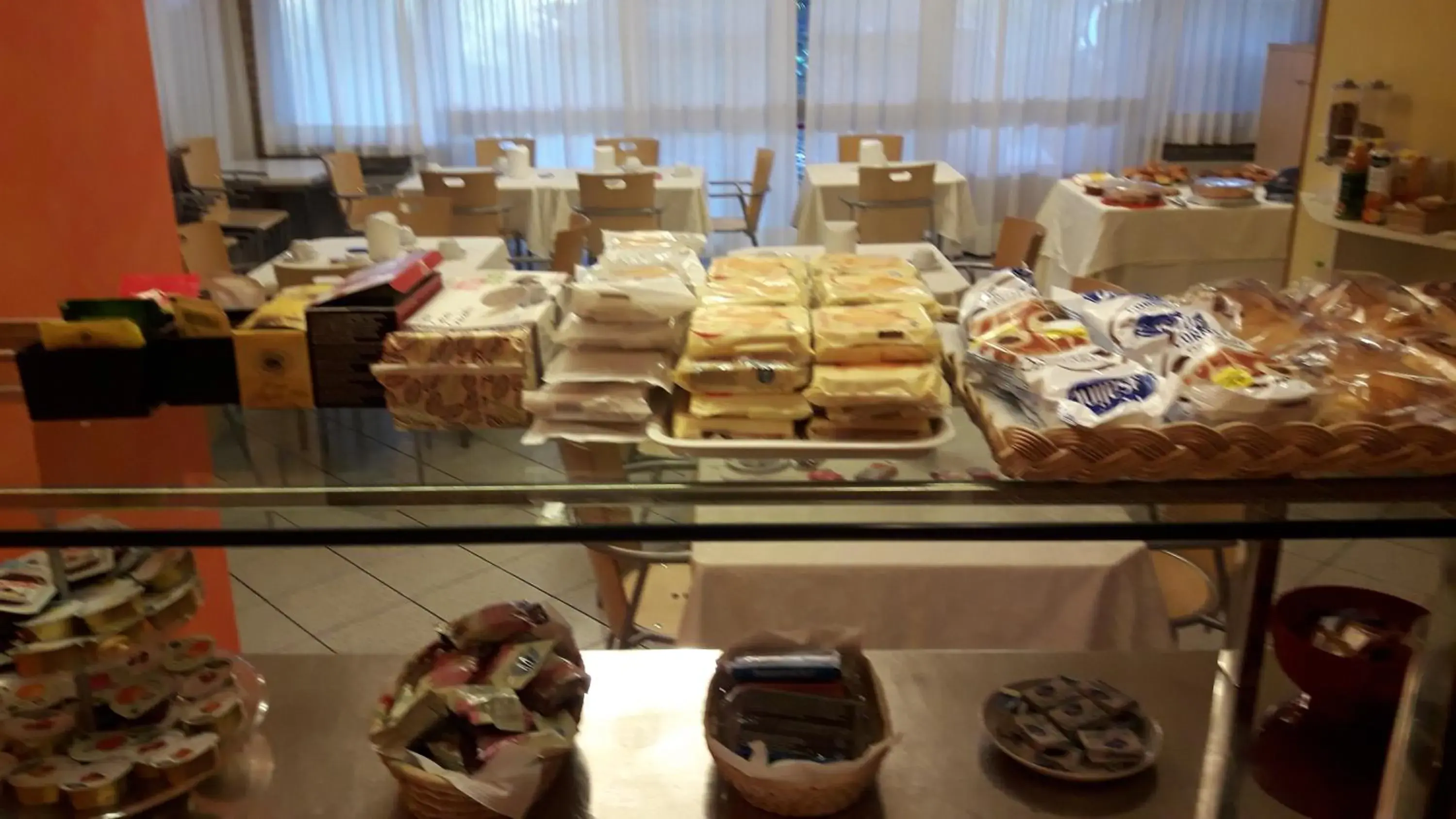 Buffet breakfast in Albergo Nyers