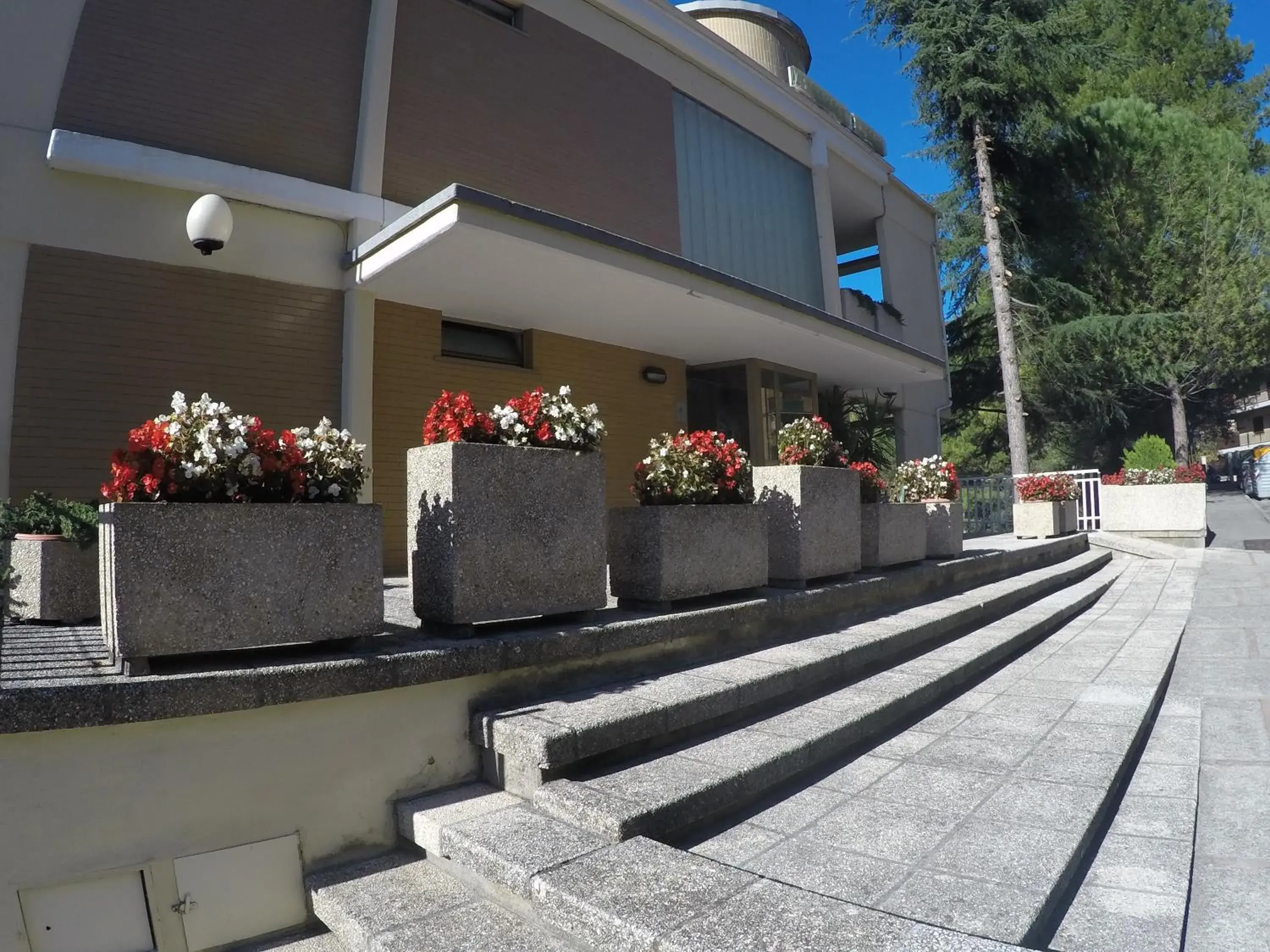 Facade/entrance, Property Building in Albergo Nyers