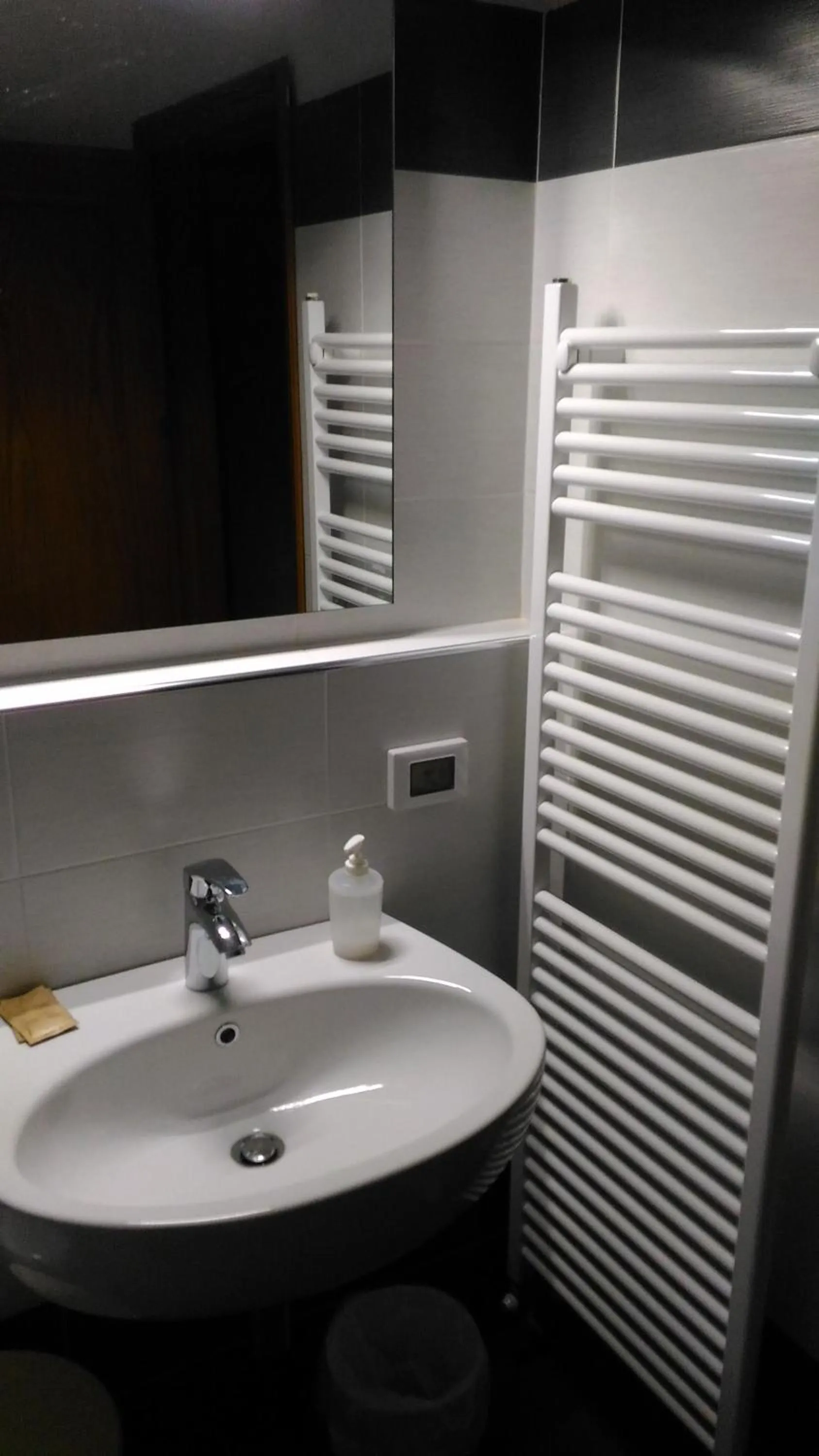 Bathroom in Albergo Nyers