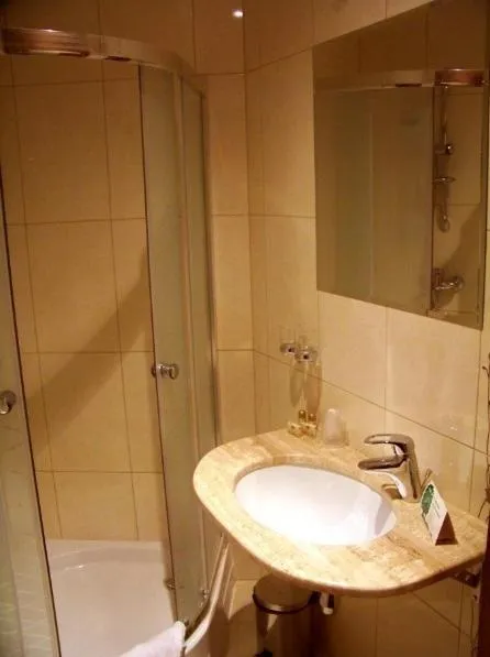 Shower in Hotel Gniecki Gdansk