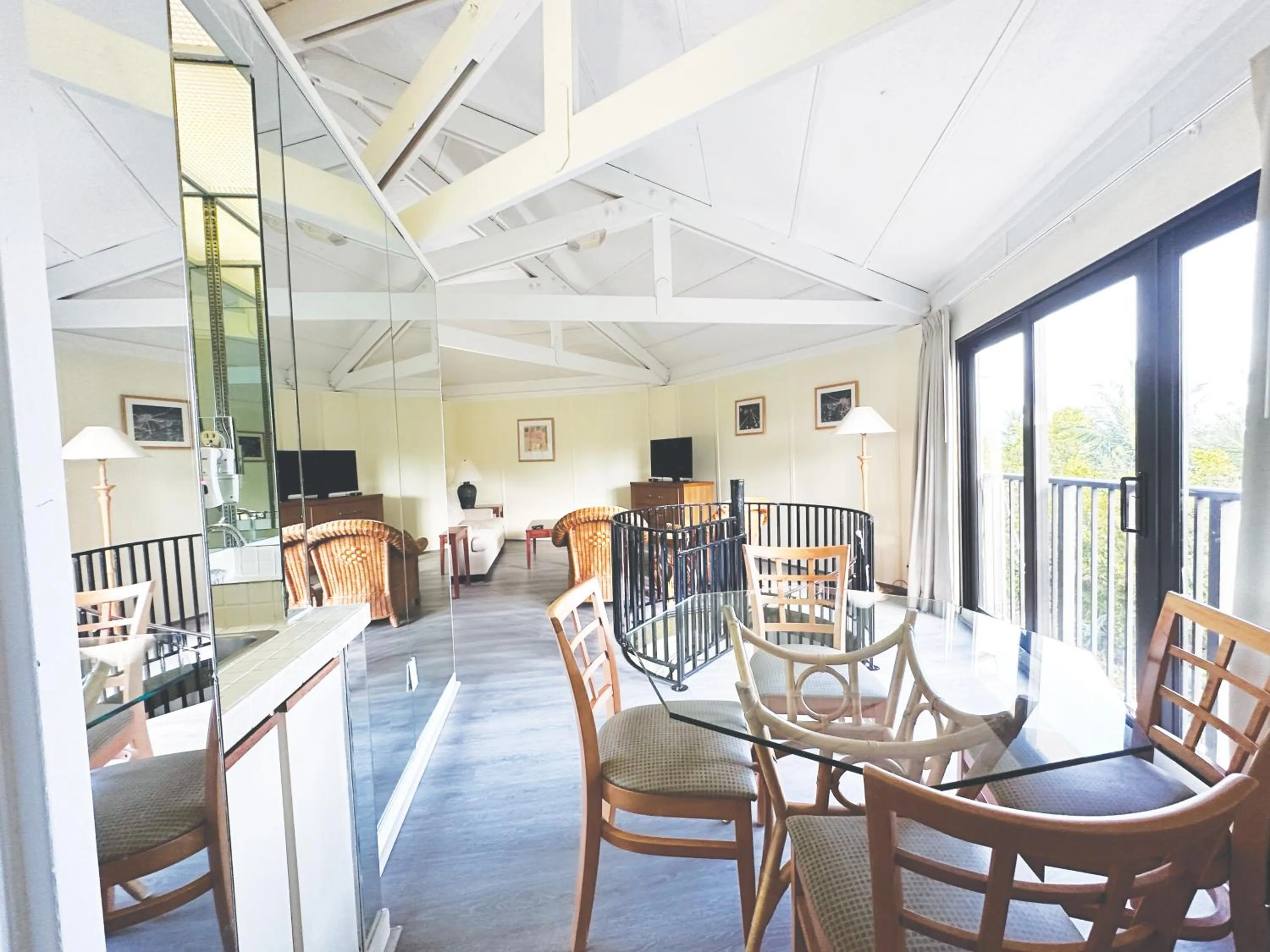 Seating area in Coco Plum Beach & Tennis Club & Marina