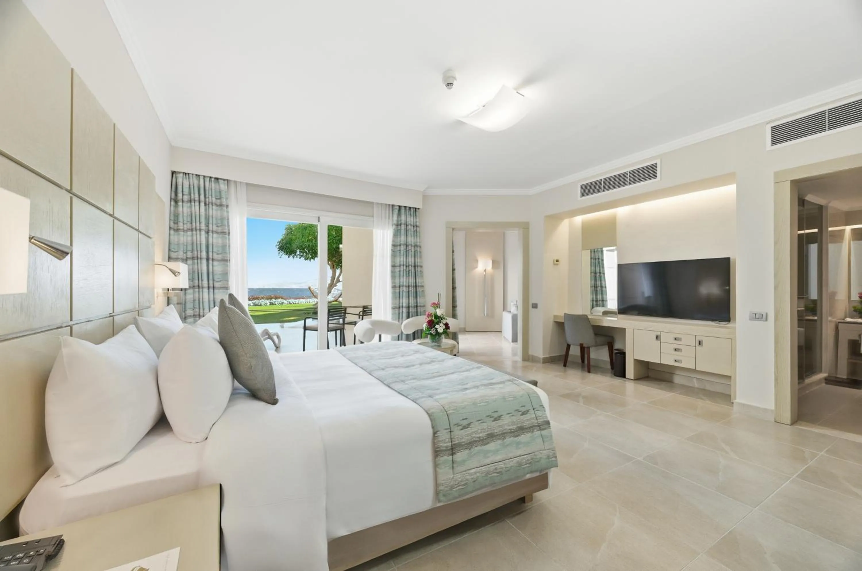 Bedroom, Bed in Cleopatra Luxury Resort Sharm El Sheikh